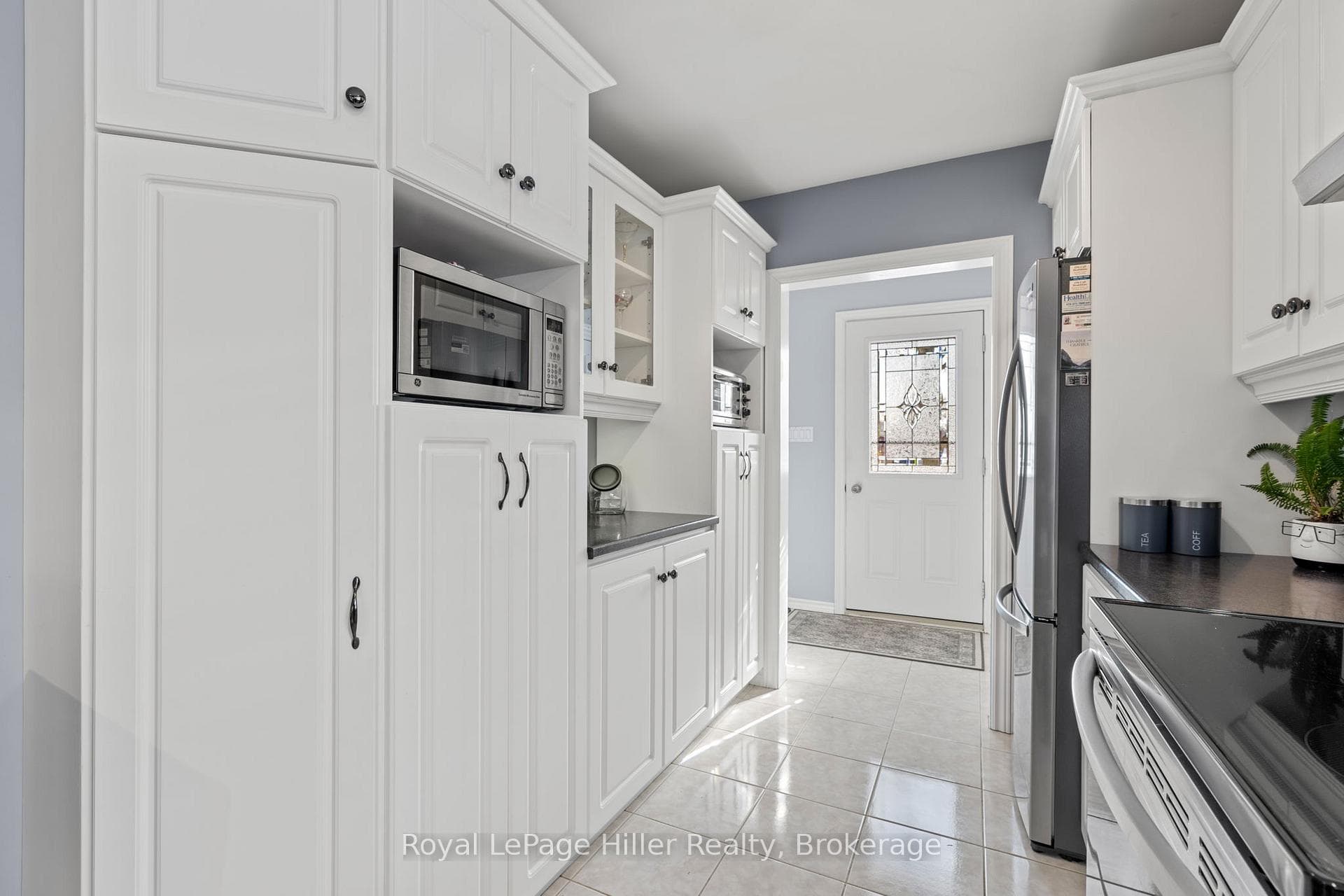 248 Redford Crescent photo 12