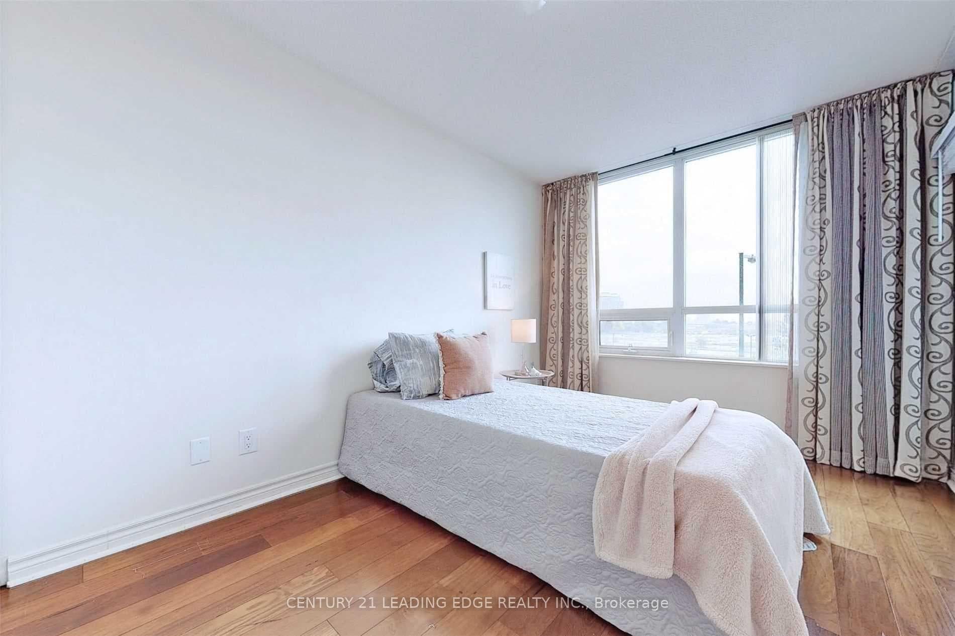 88 Grangeway Avenue Unit 307 photo 17
