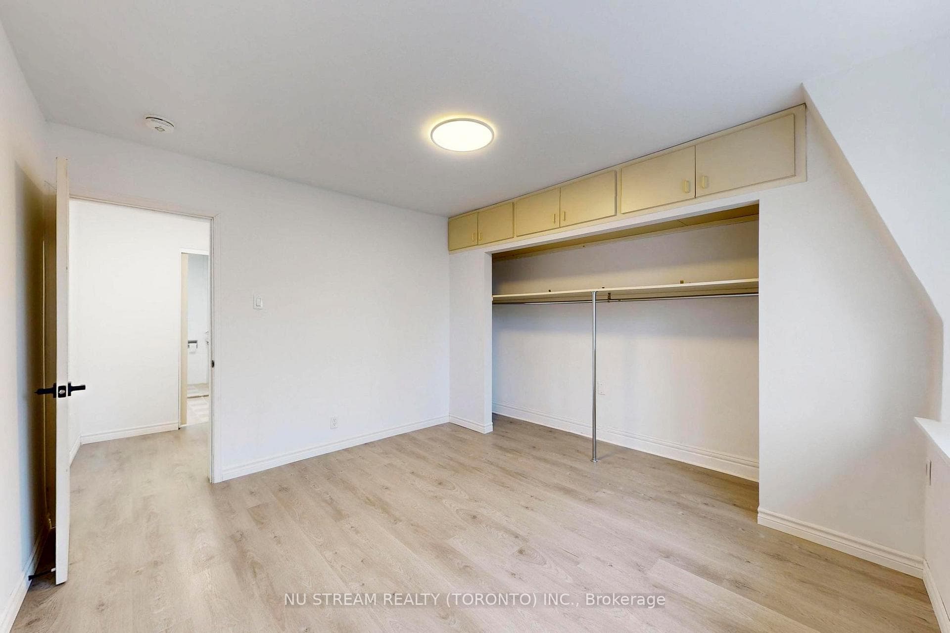 393 Jones Avenue Unit upper unit photo 13