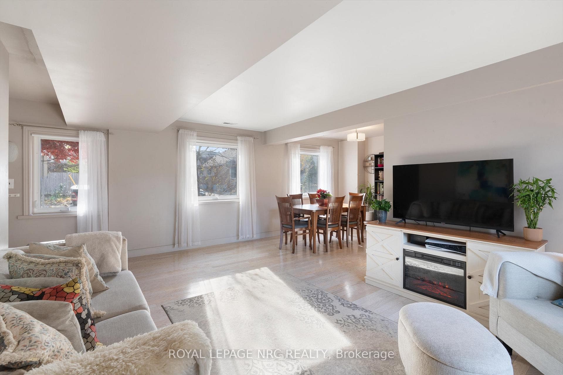 89 1/2 Albert Street photo 6