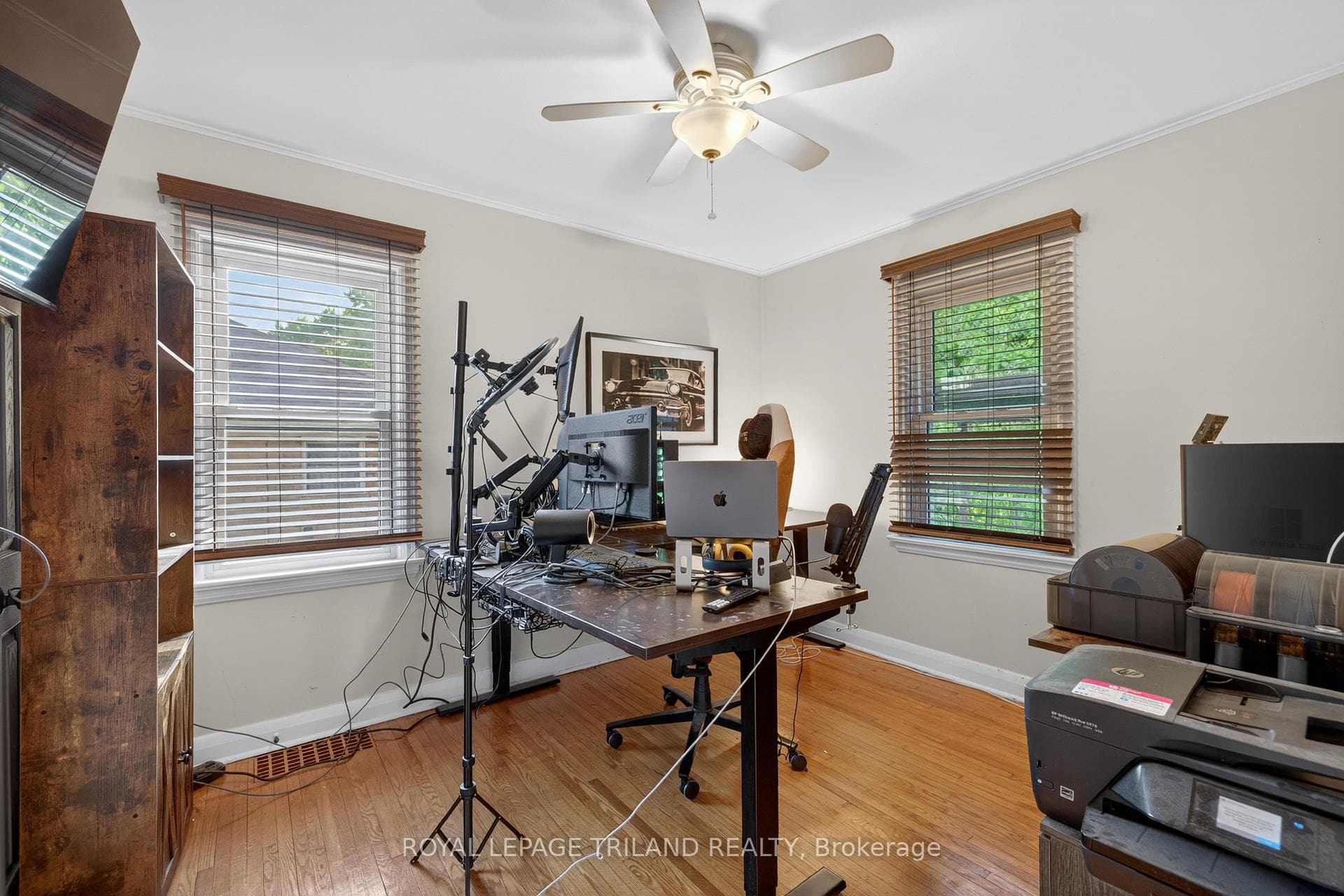 706 Victoria Street photo 19