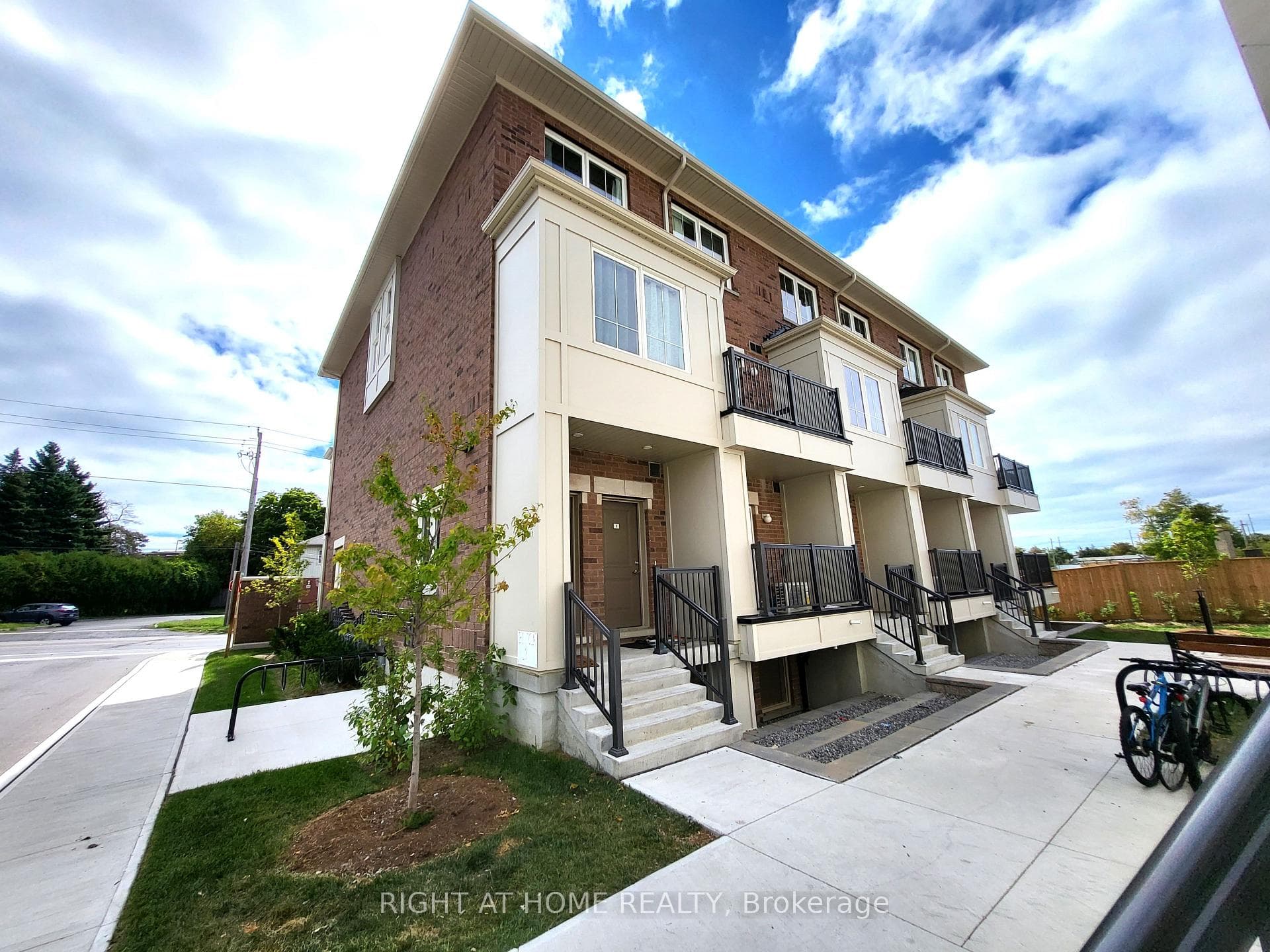 490 Beresford Path Unit 7 photo 1
