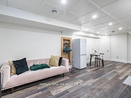 47 Hawke Crescent photo 41