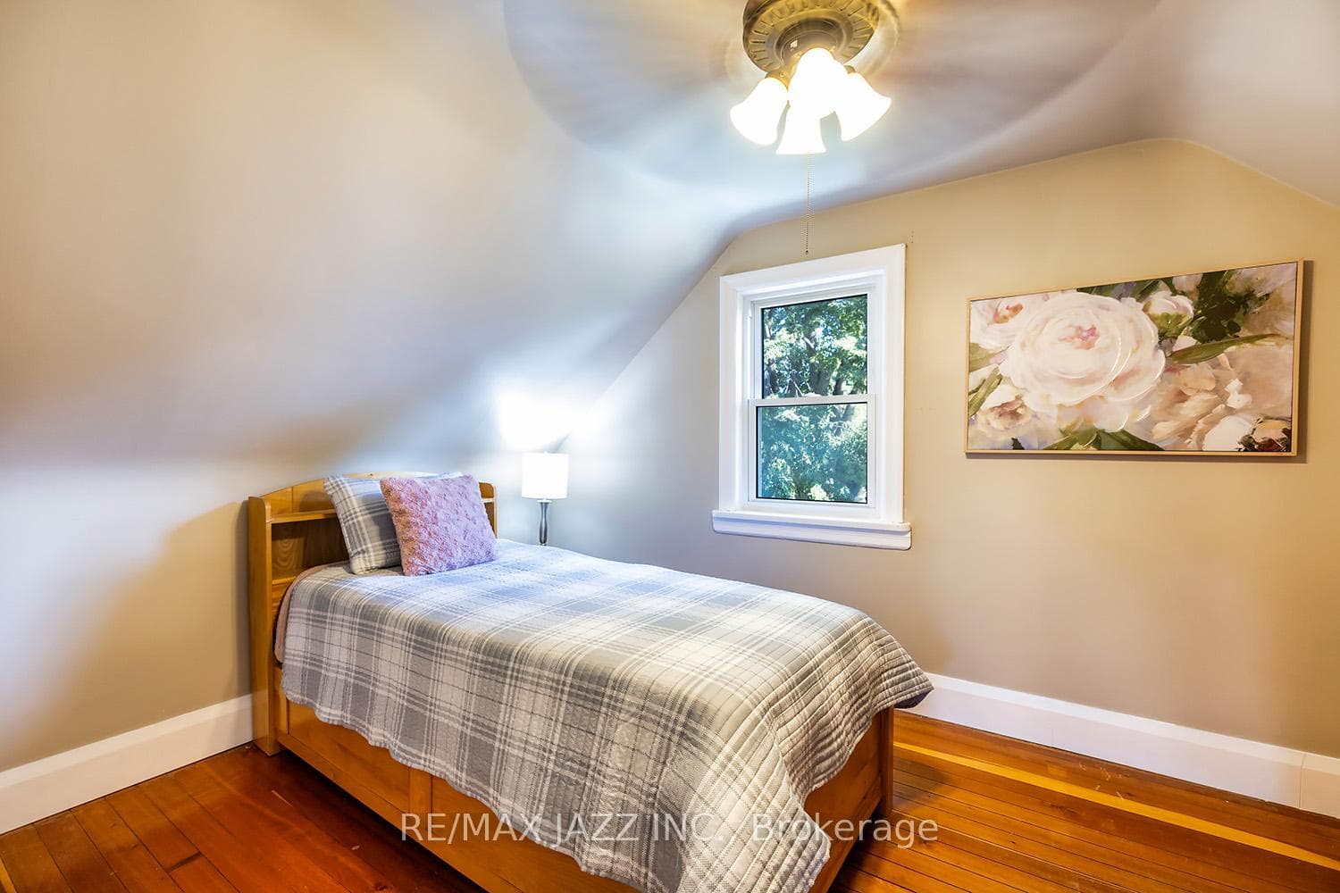 311 Currie Avenue photo 18