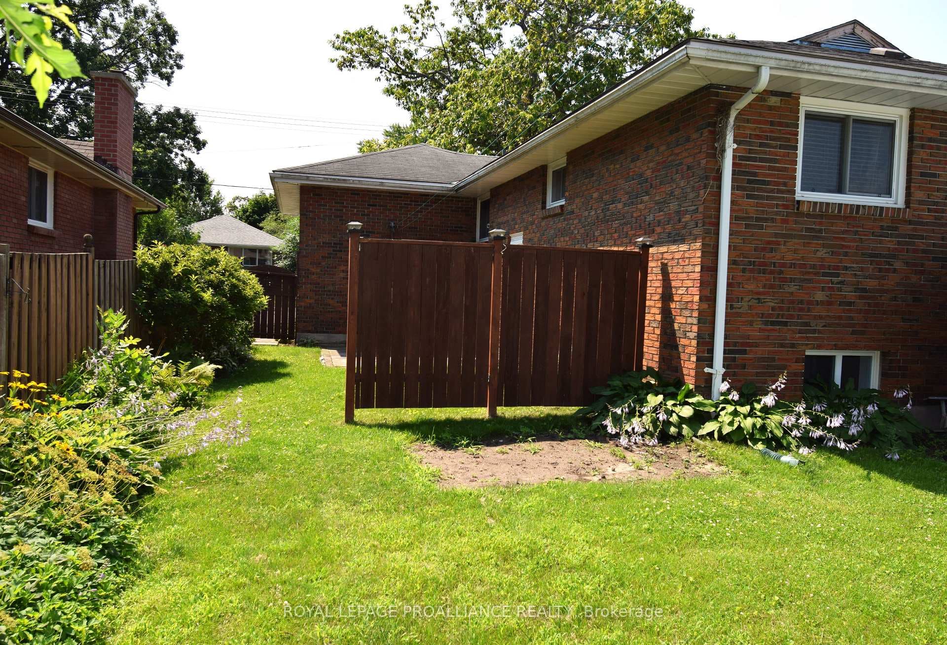 36 Northwood Crescent photo 6
