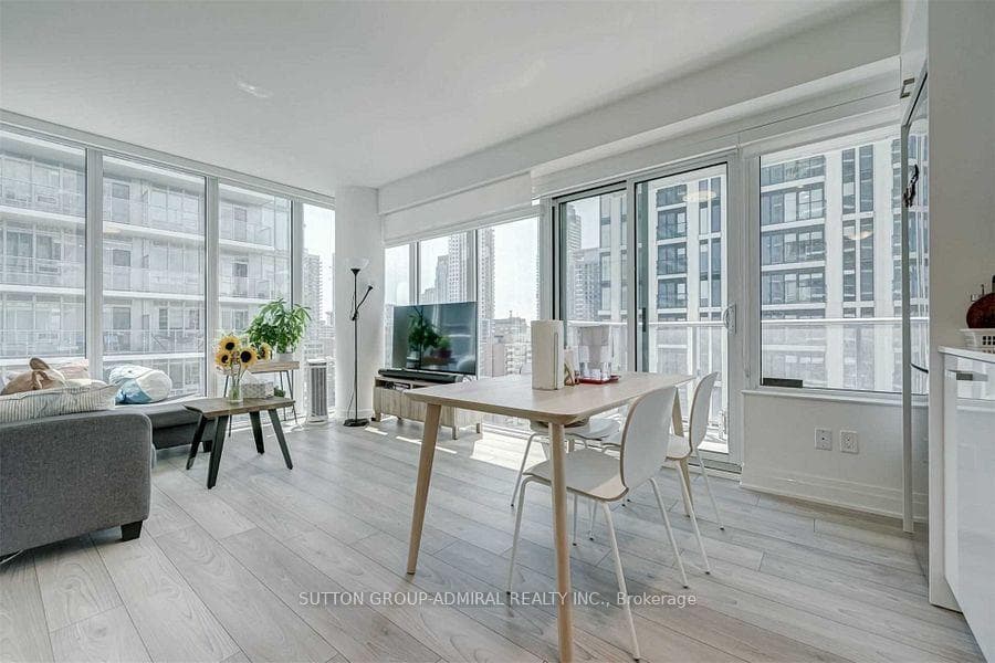 99 Broadway Avenue Unit 1509 photo 5