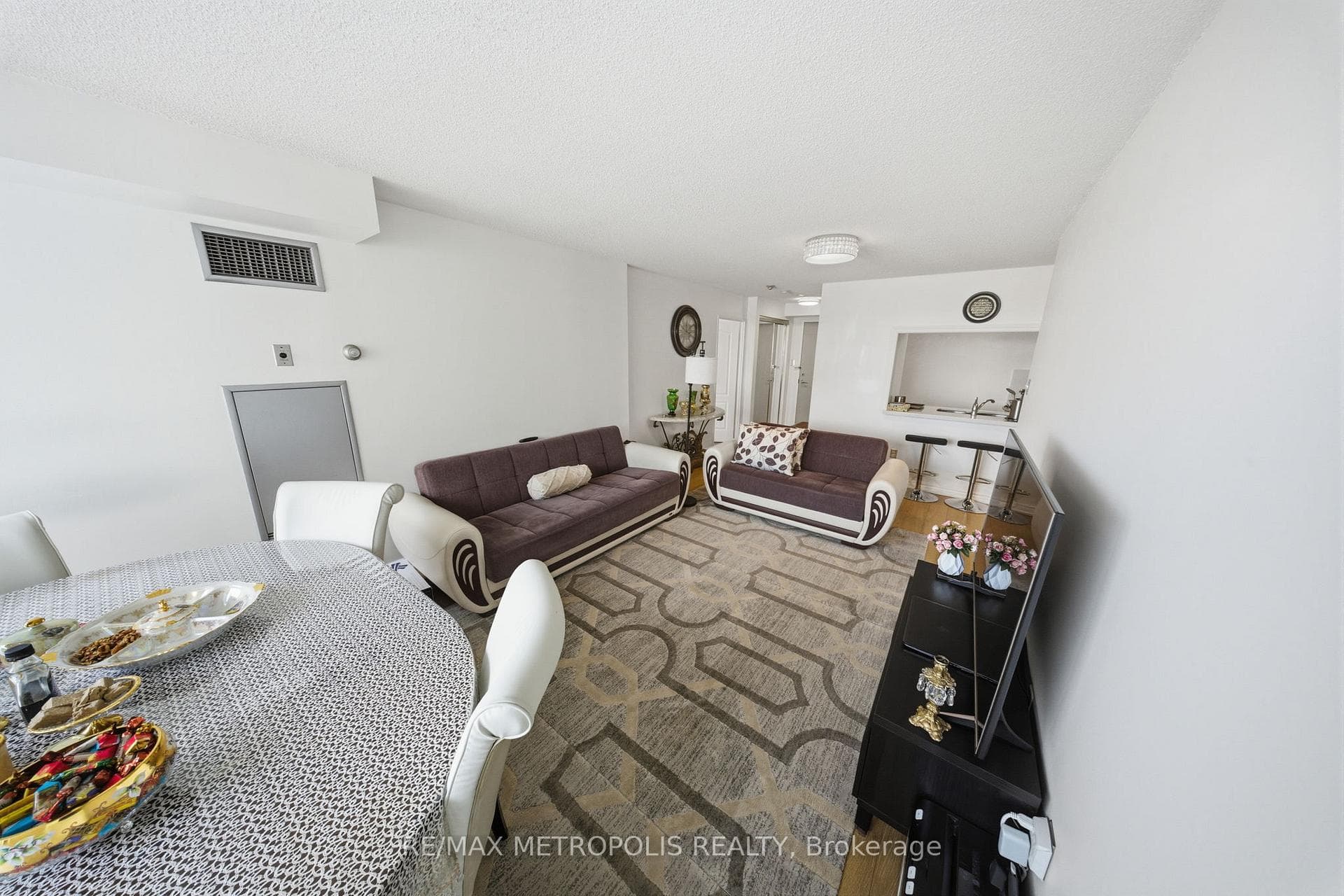 11 Townsgate Drive Unit 1501 photo 12