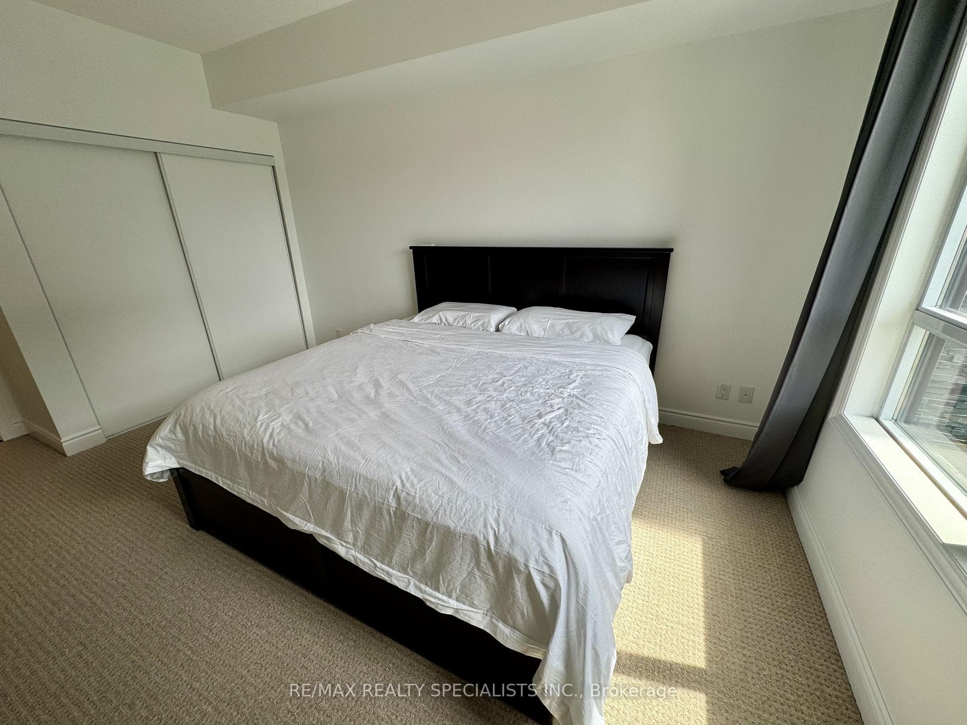 3170 Erin Mills Parkway Unit 319 photo 9