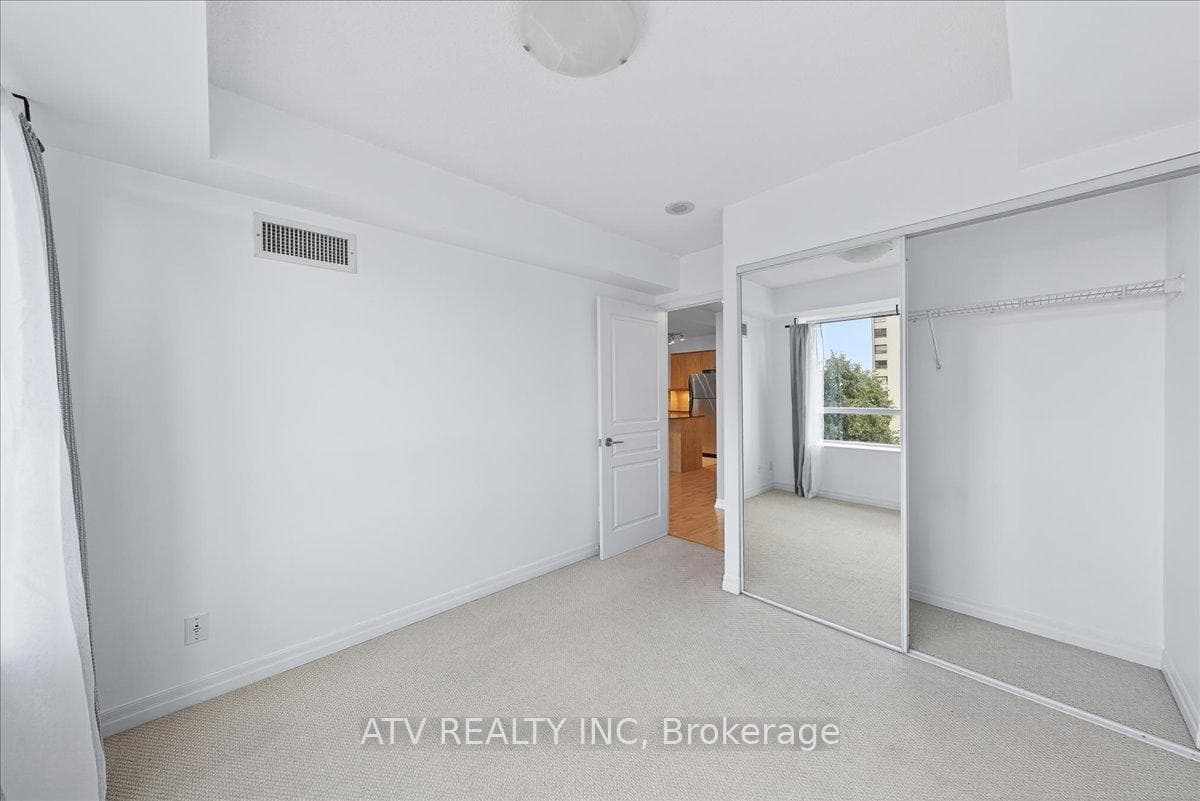 1403 Royal York Road Unit 708 photo 22