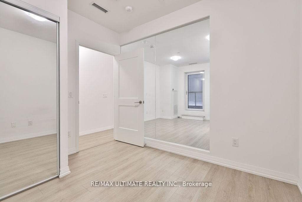 8 Widmer Street Unit 515 photo 10