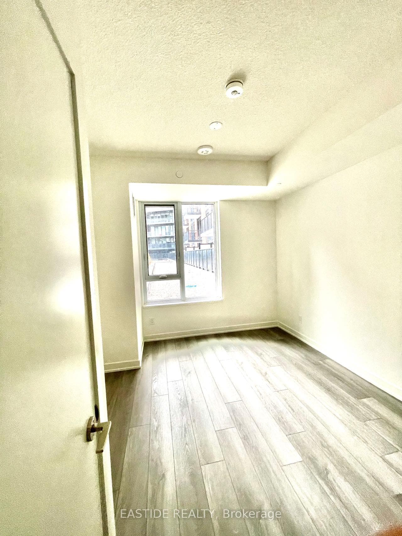 38 Simcoe Promenade Unit C-320 photo 11