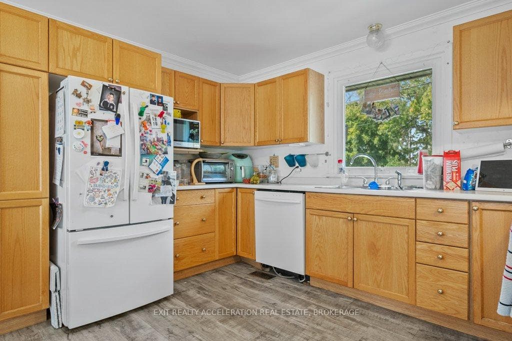 400 Dundas Street photo 3