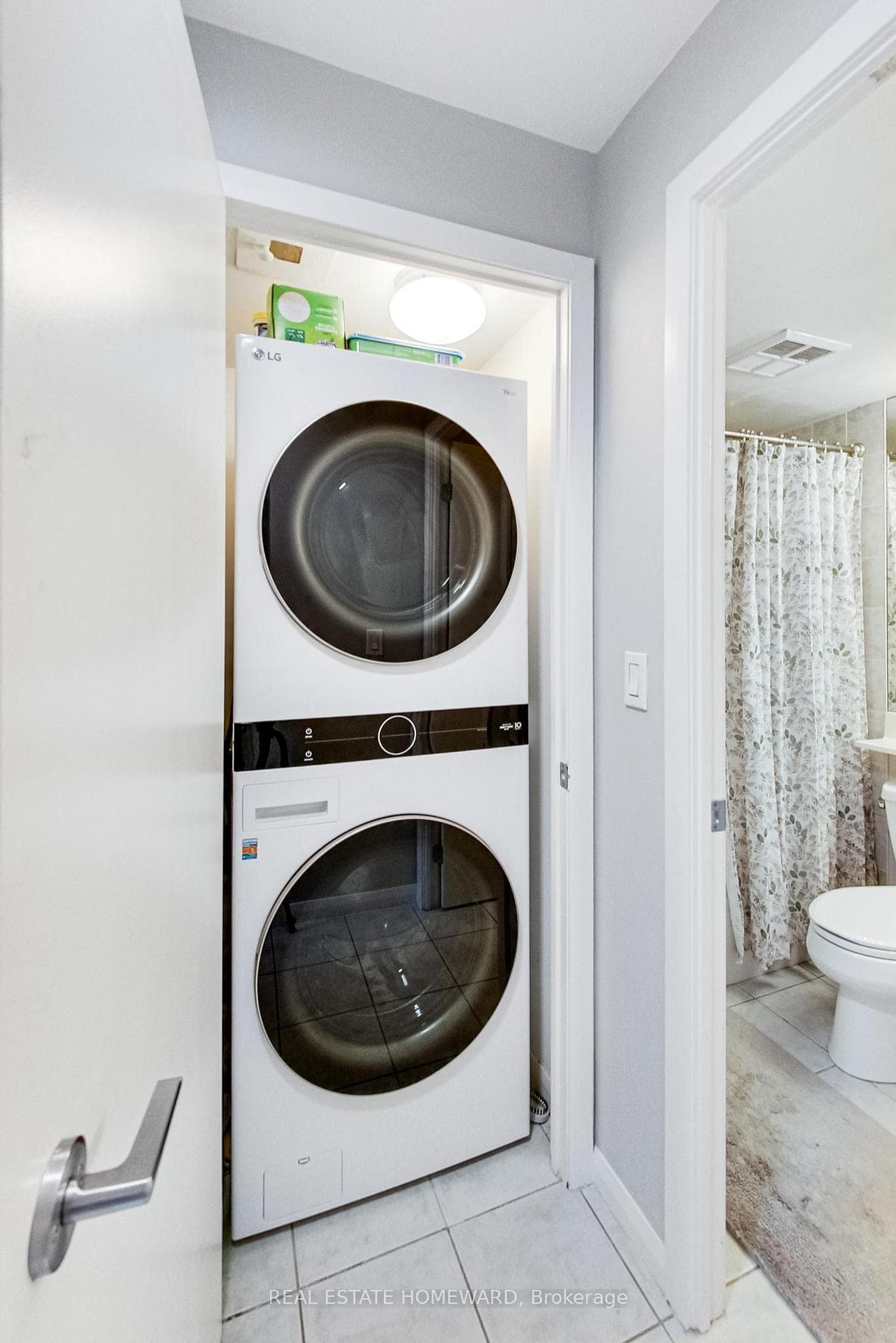 219 Fort York Boulevard Unit 720 photo 16