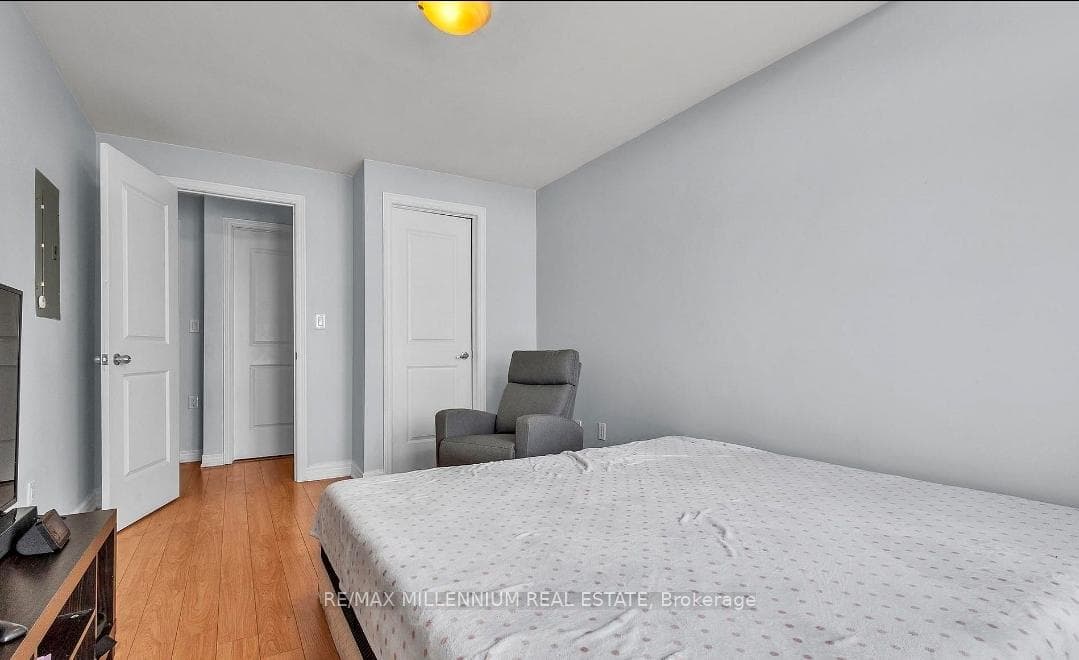 9601 Jane Street Unit 9 photo 17