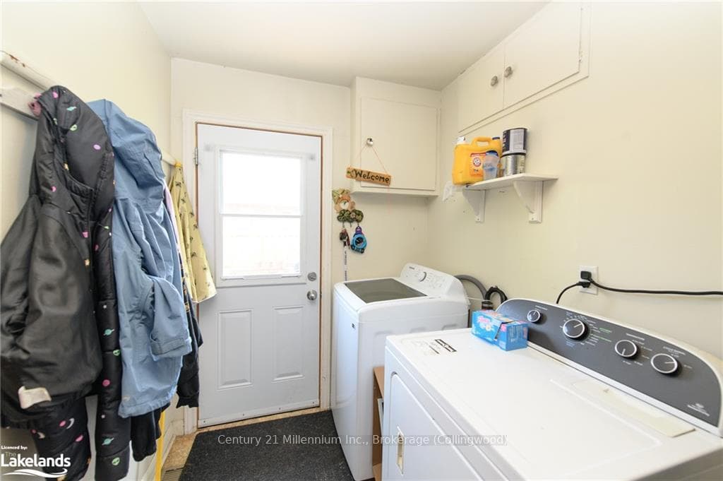 99 ROBINSON Street photo 6