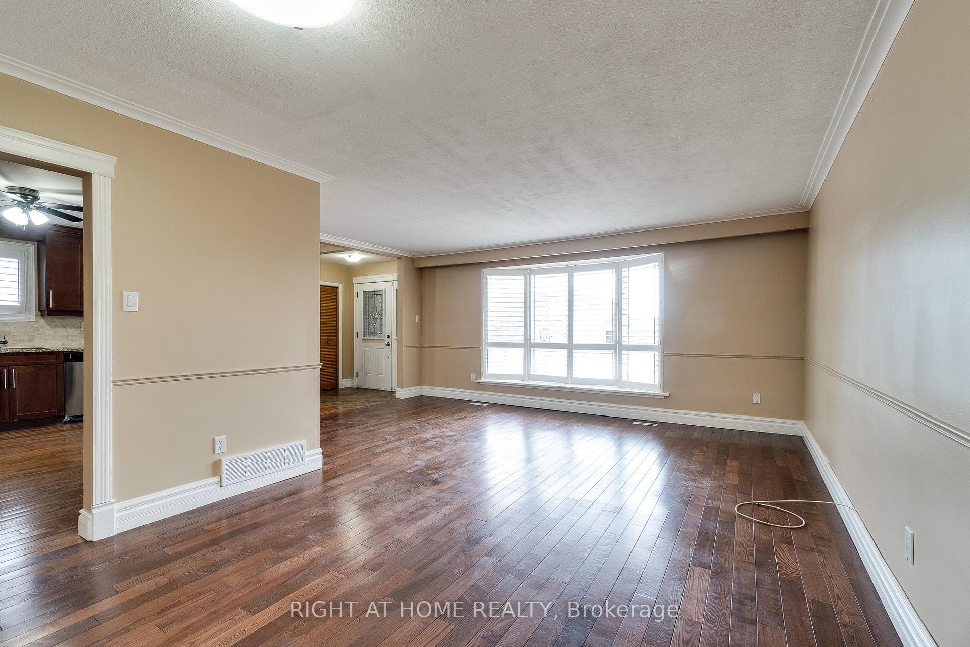 109 Rexway Drive photo 8