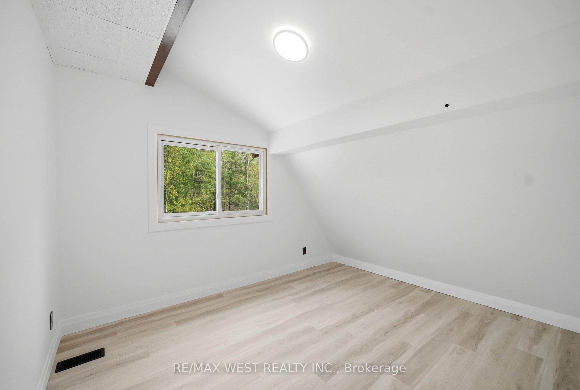 61 Antigua Drive photo 32
