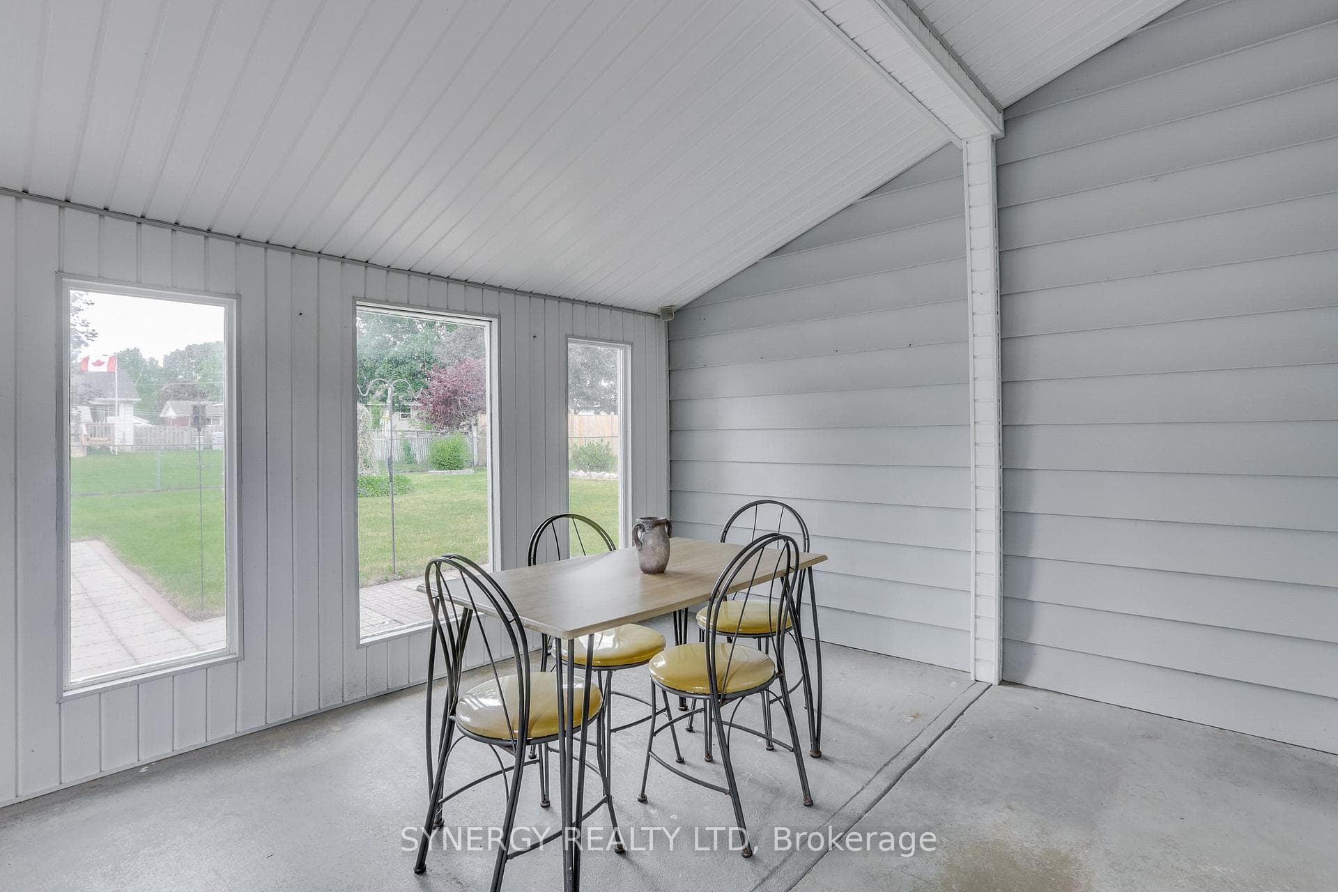266 Adelaide Street photo 17