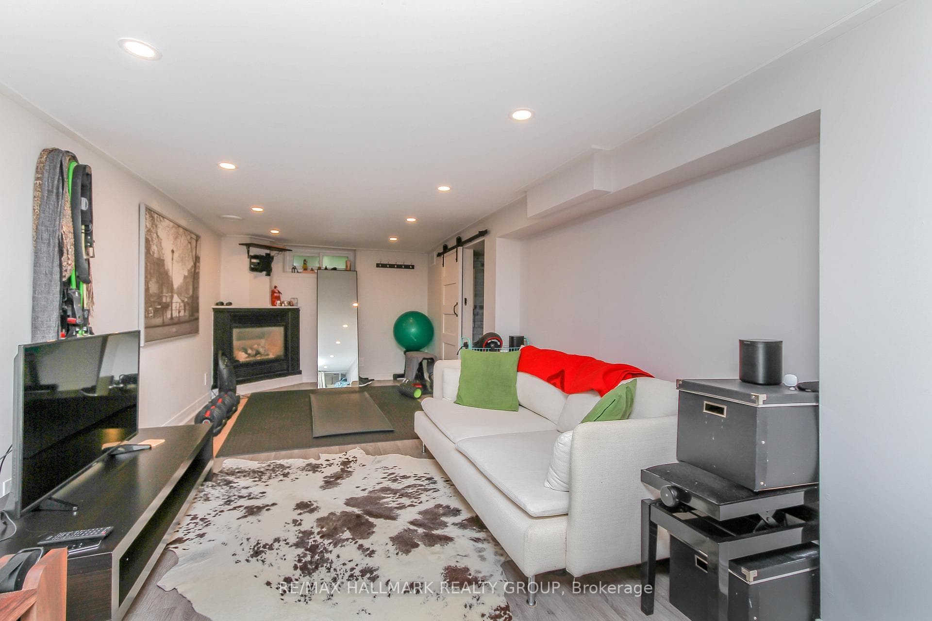 244 Greensway Avenue photo 31