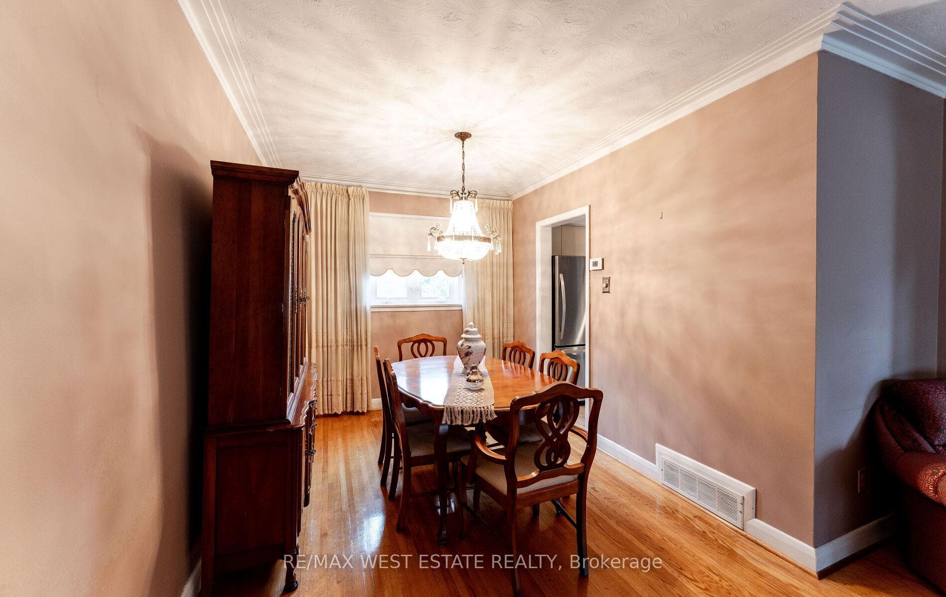 1468 Wilson Avenue photo 18