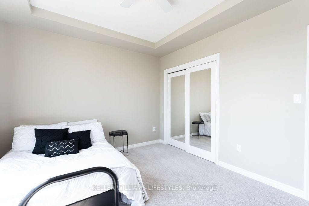 330 RIDOUT Street Unit 804 photo 12
