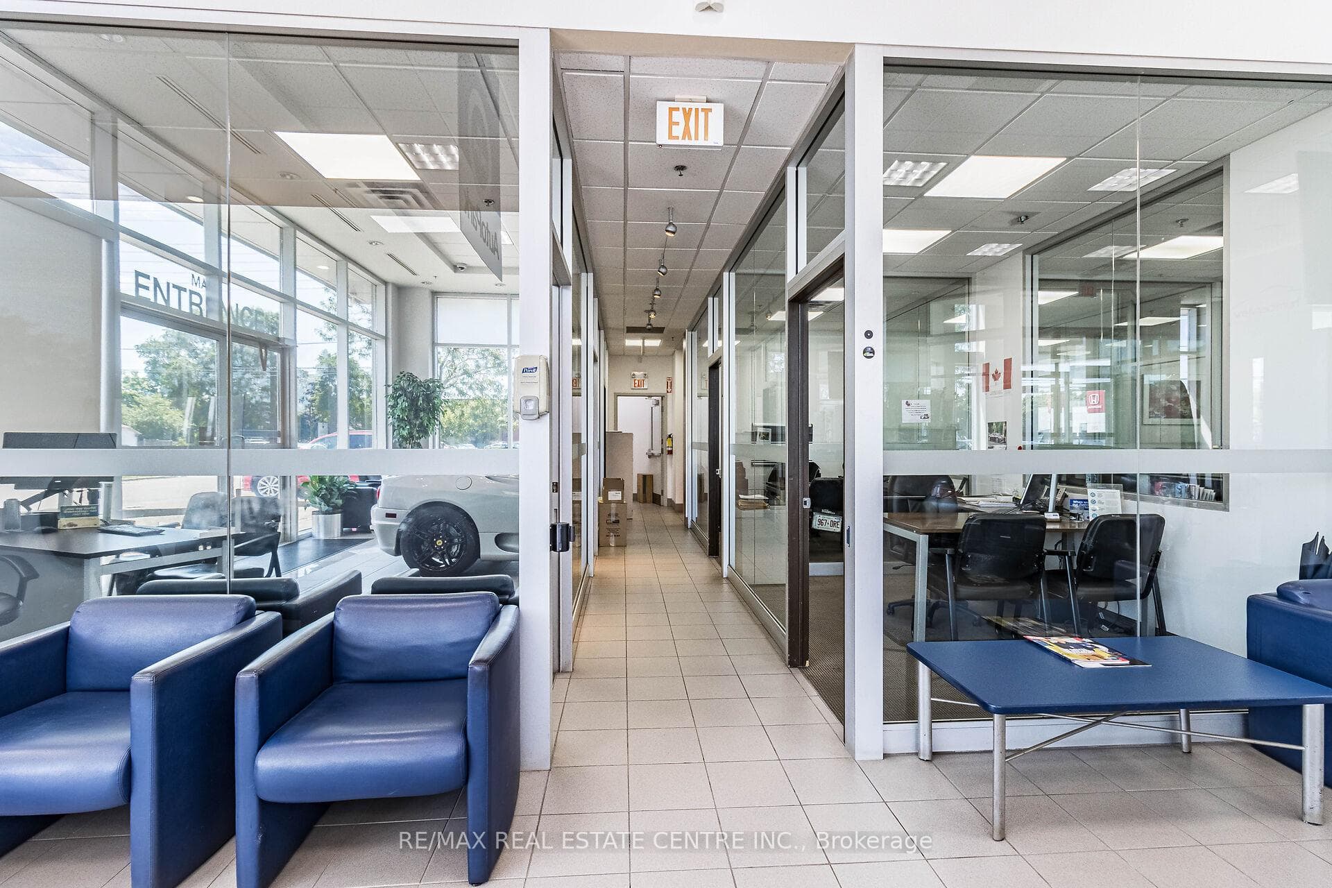 225 Dundas Street photo 22