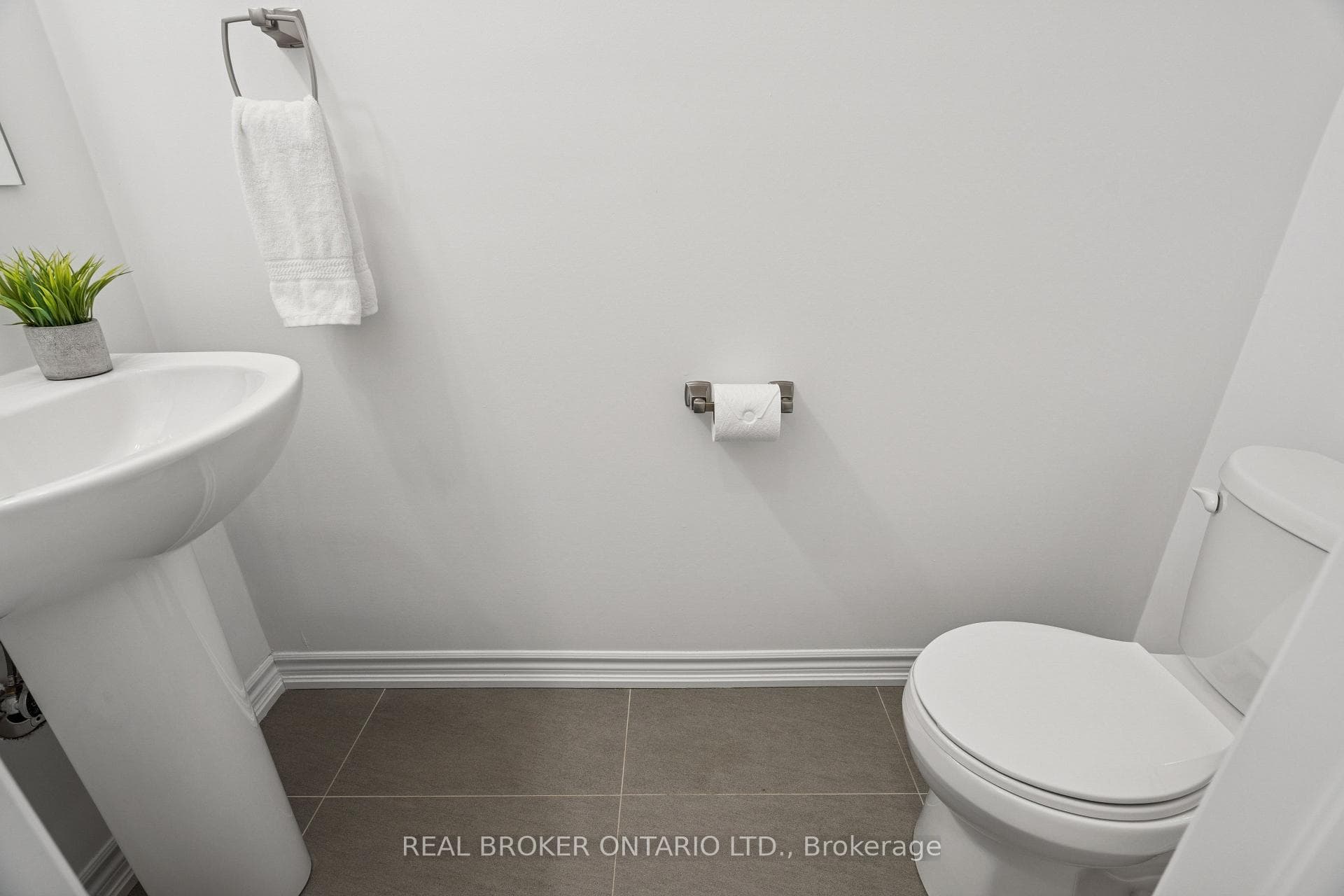 9 Elsegood Drive photo 7
