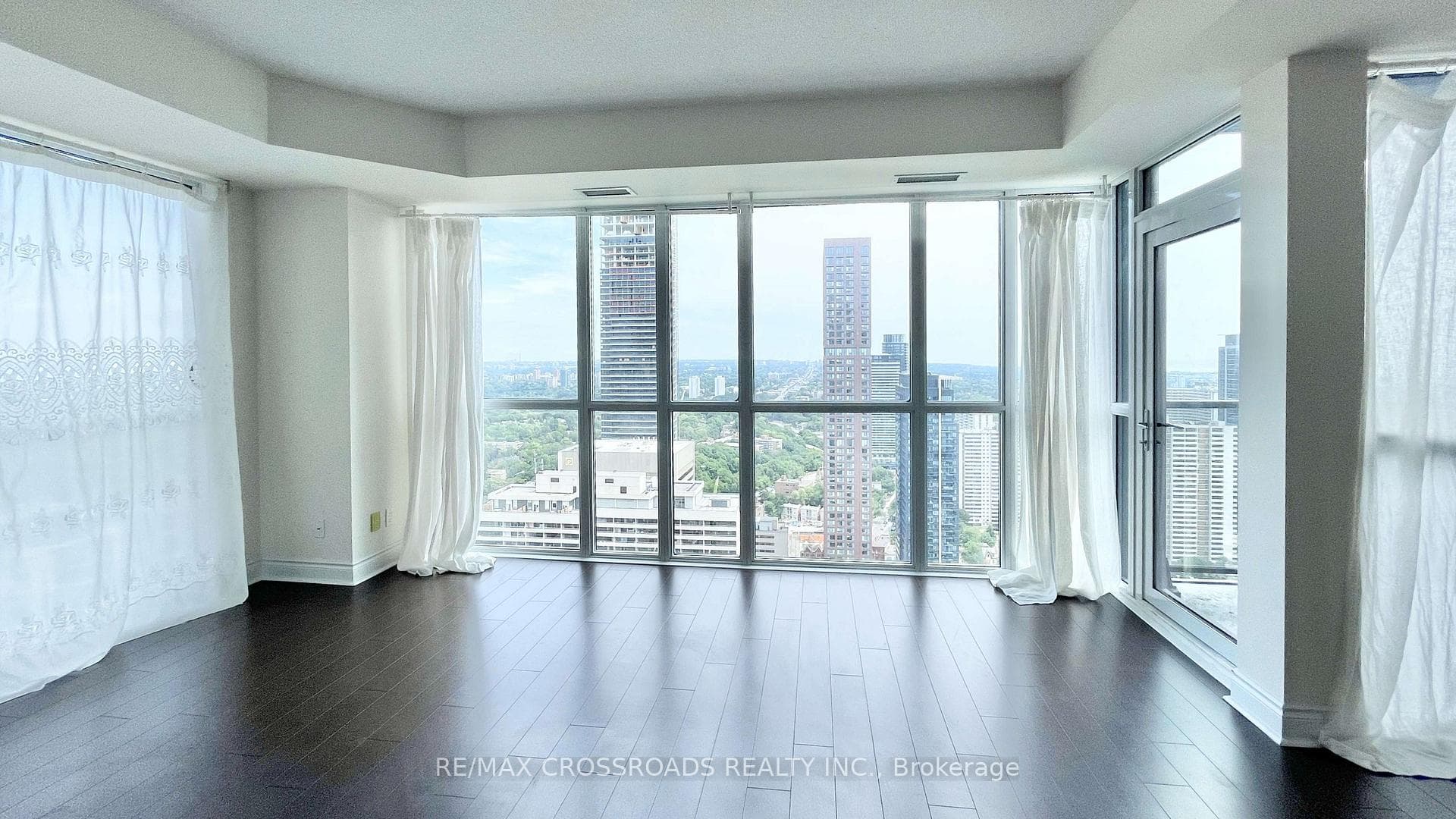 28 Ted Rogers Way Unit 4101 photo 6