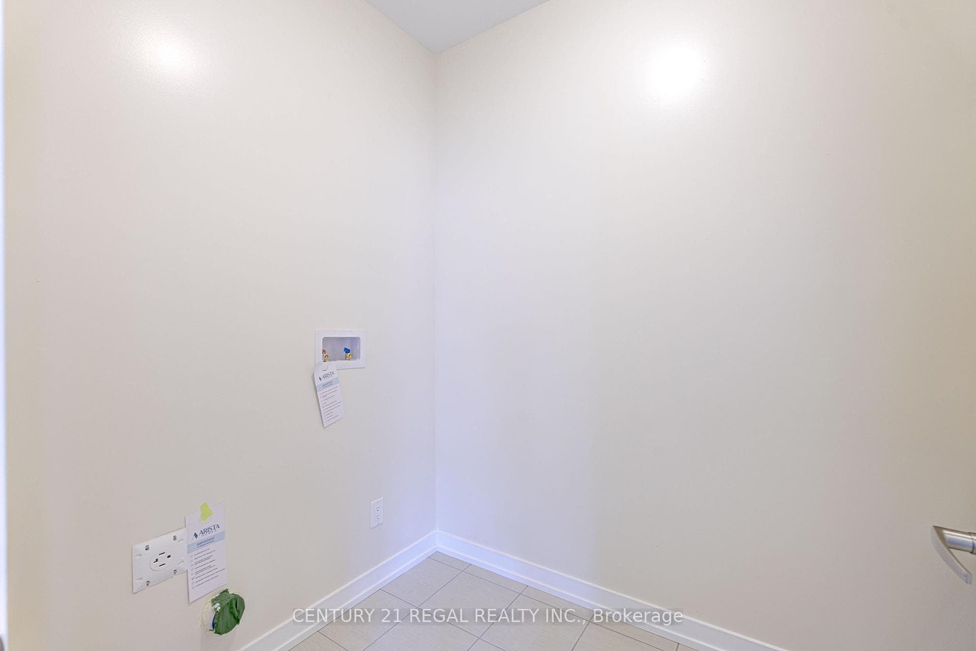 1186 Dartmouth Crescent photo 33