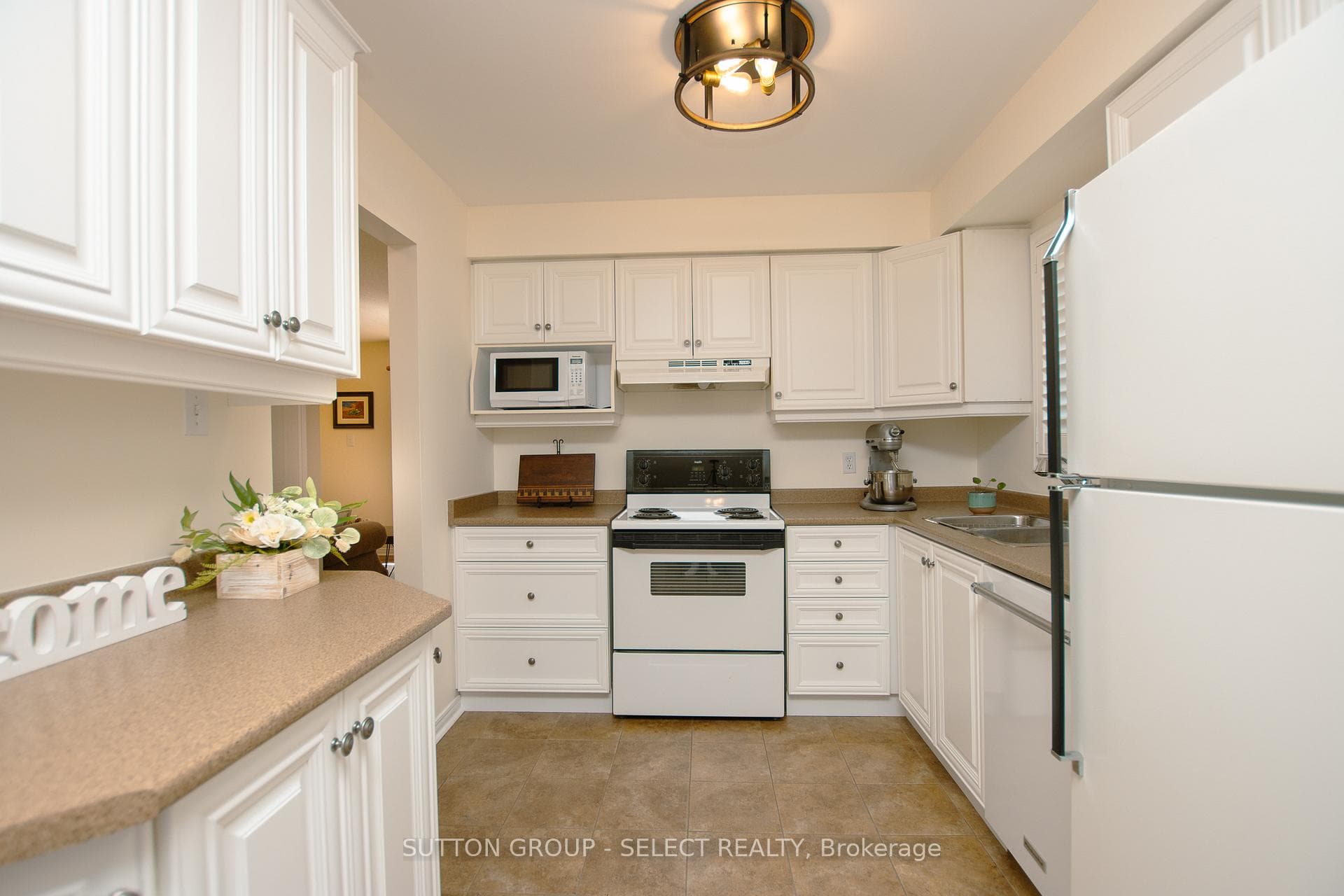 828 Shelborne Street photo 8