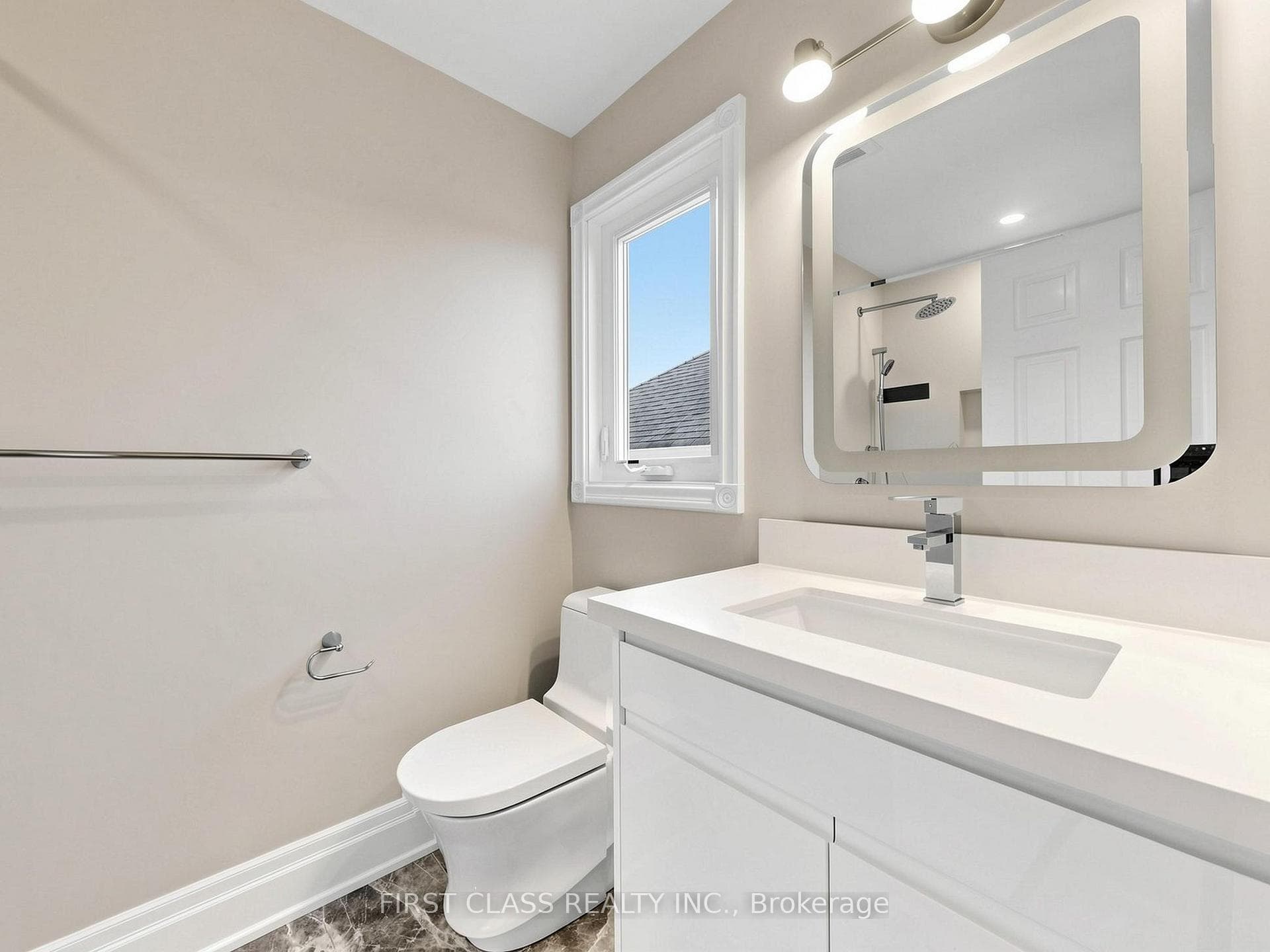 9 Westpoint Court photo 25