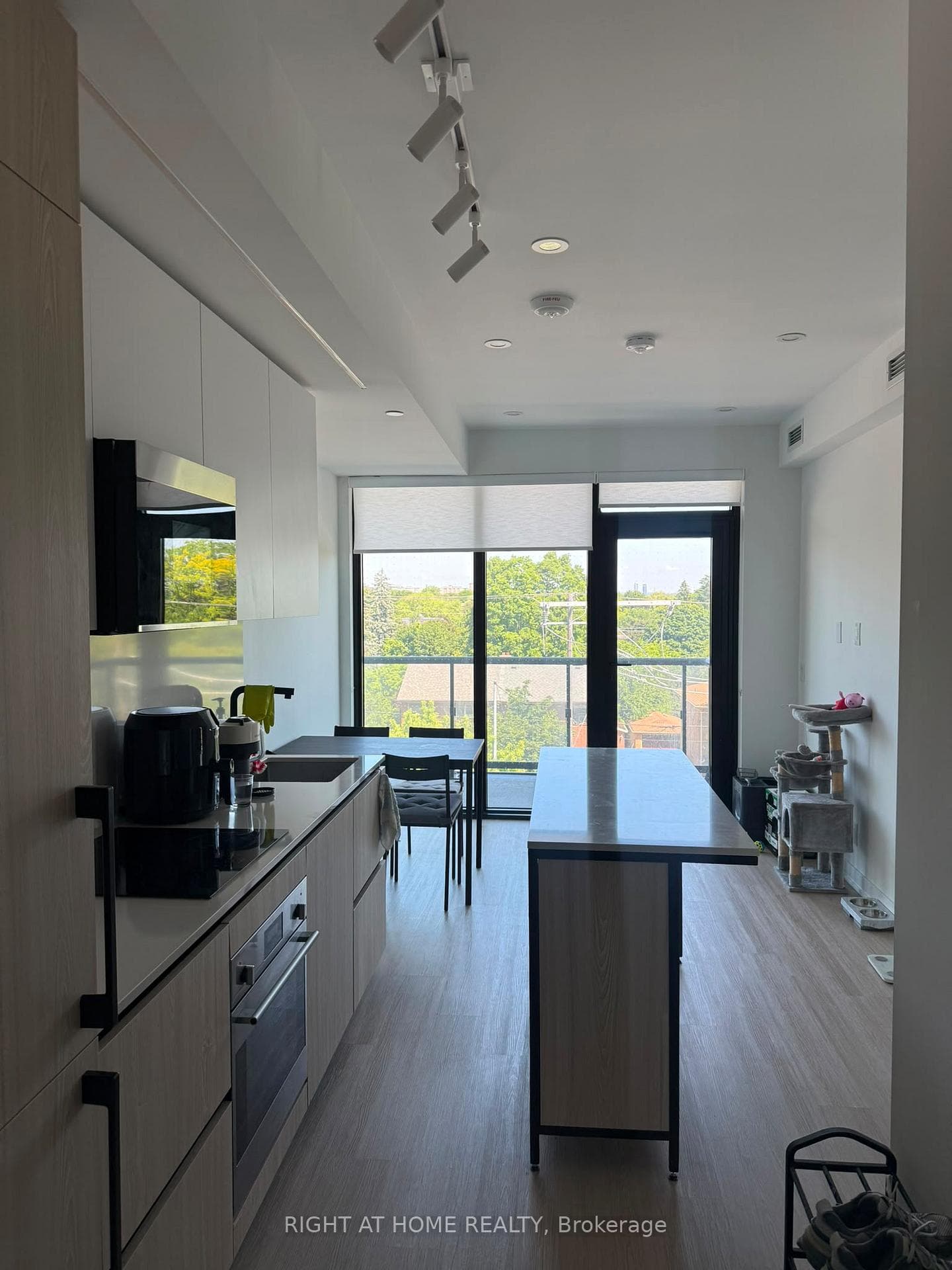 six99 Sheppard Avenue Unit 520 photo 2