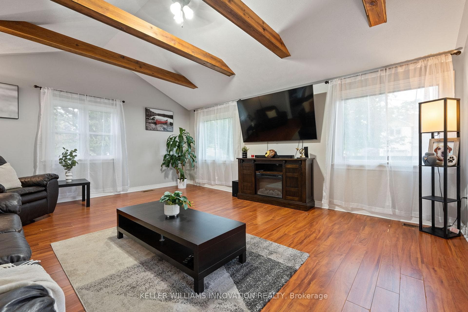 823 Main Street photo 4