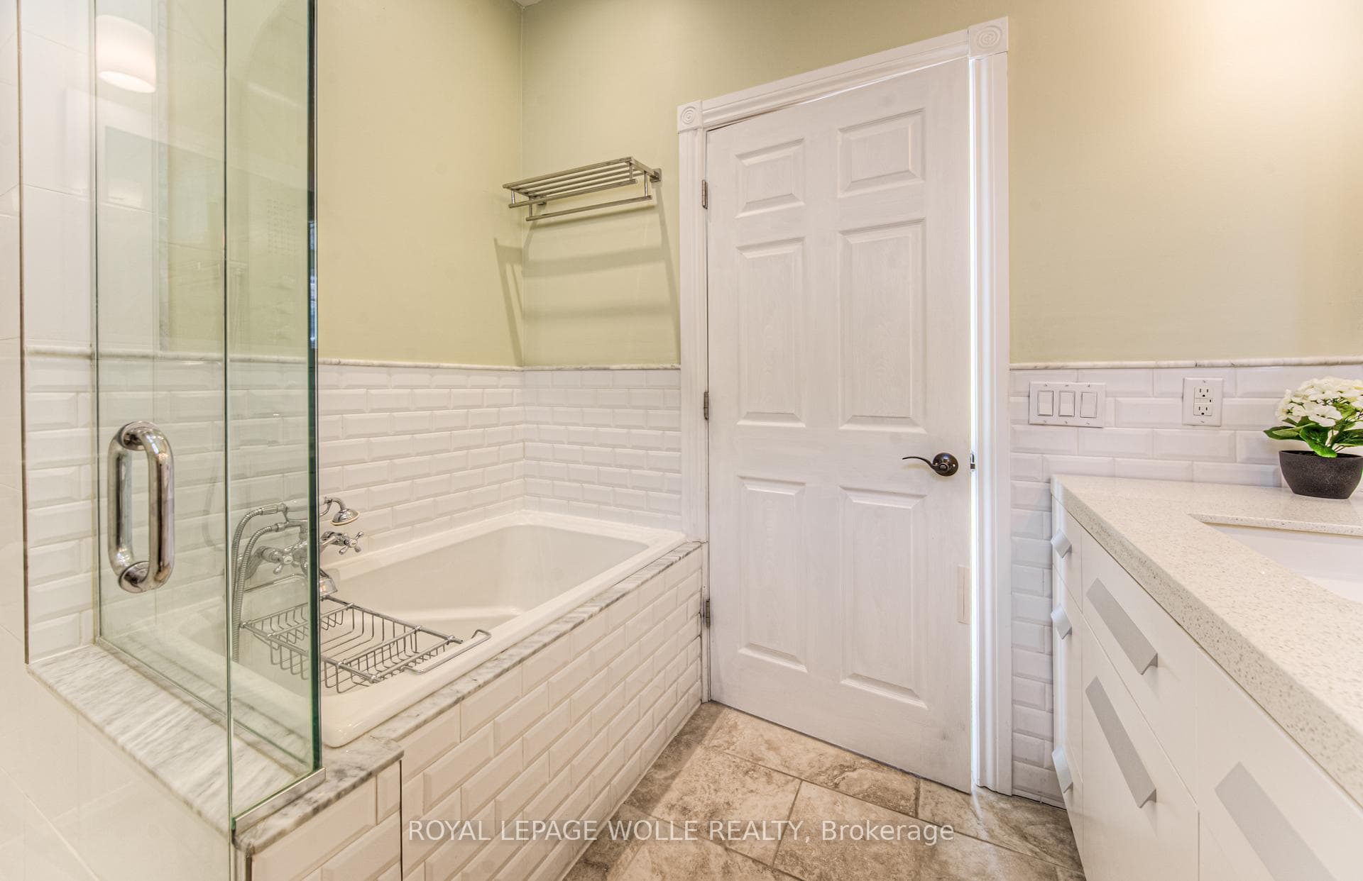 93 Joseph Street photo 20
