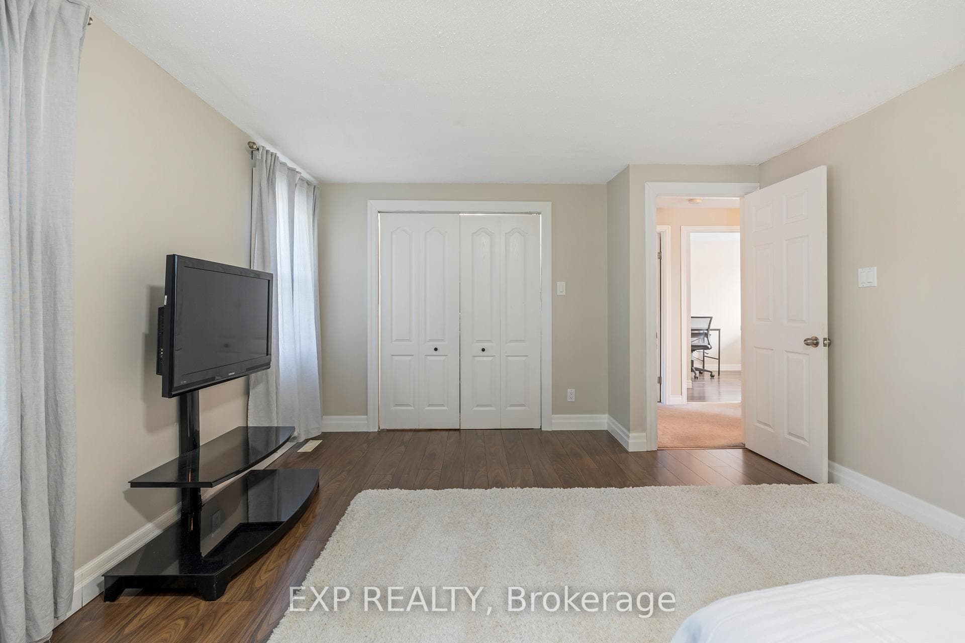 88 Rand Street photo 25