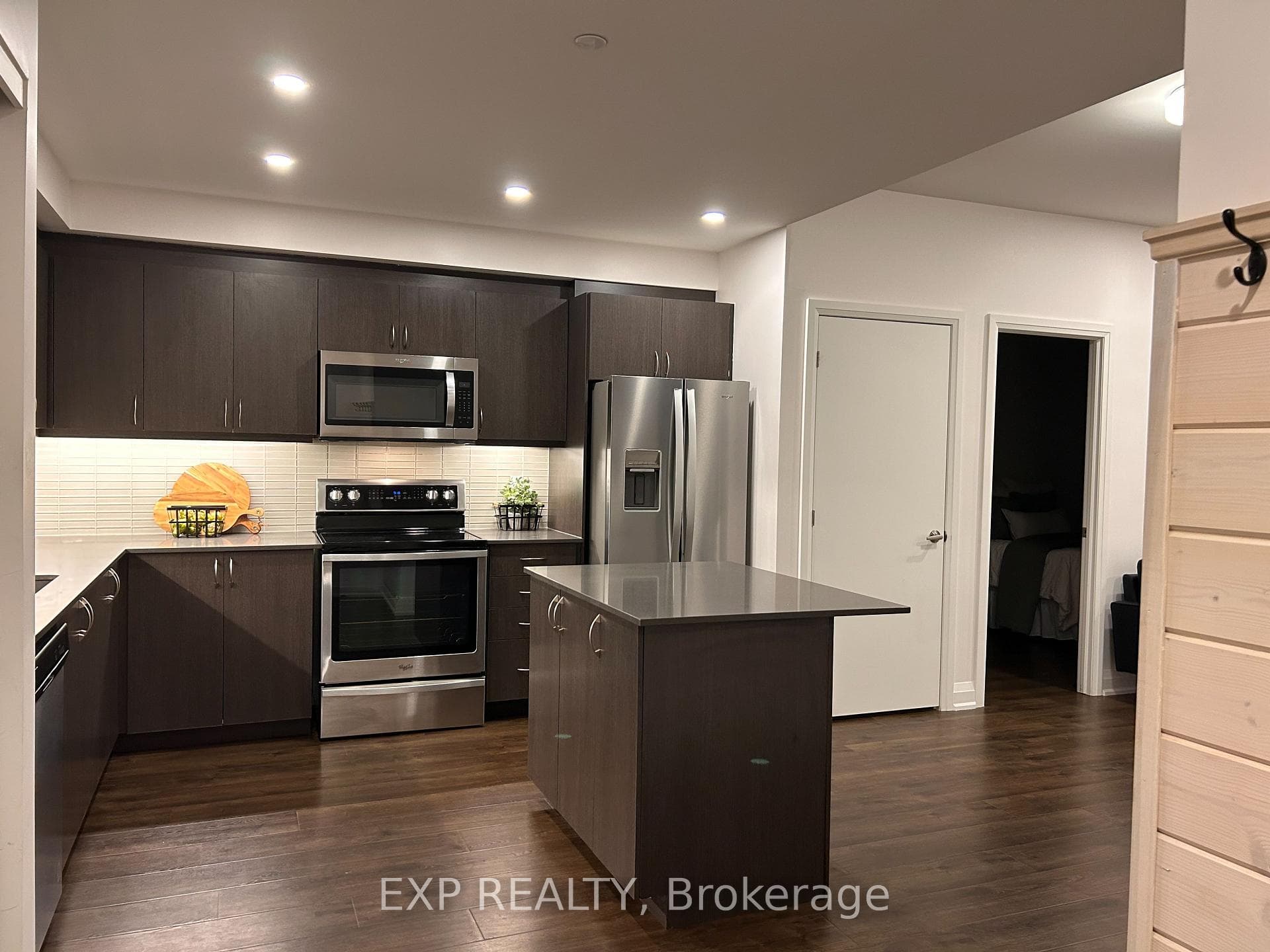 58 Lakeside Terrace photo 7