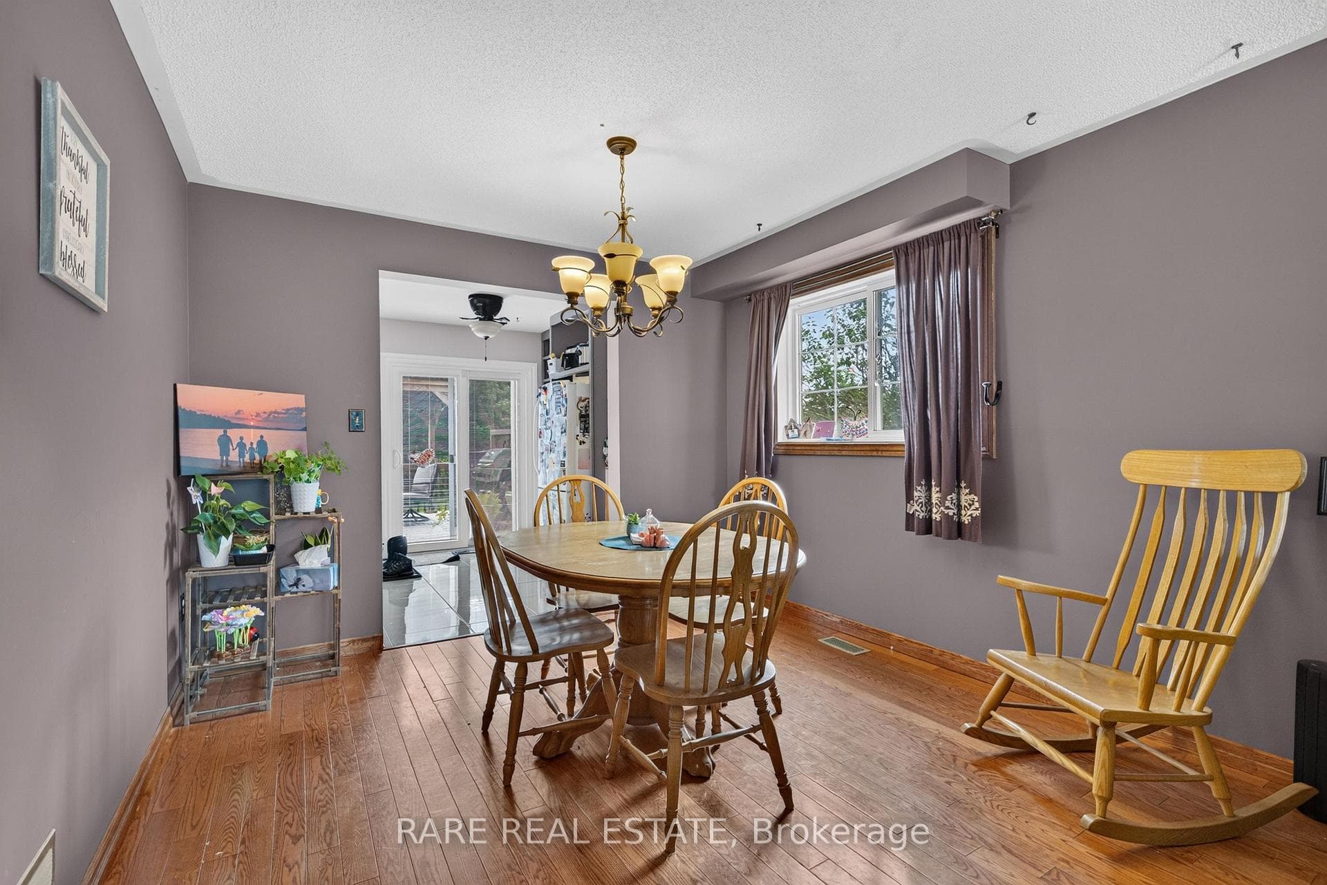 Diningroom just off the kitchen