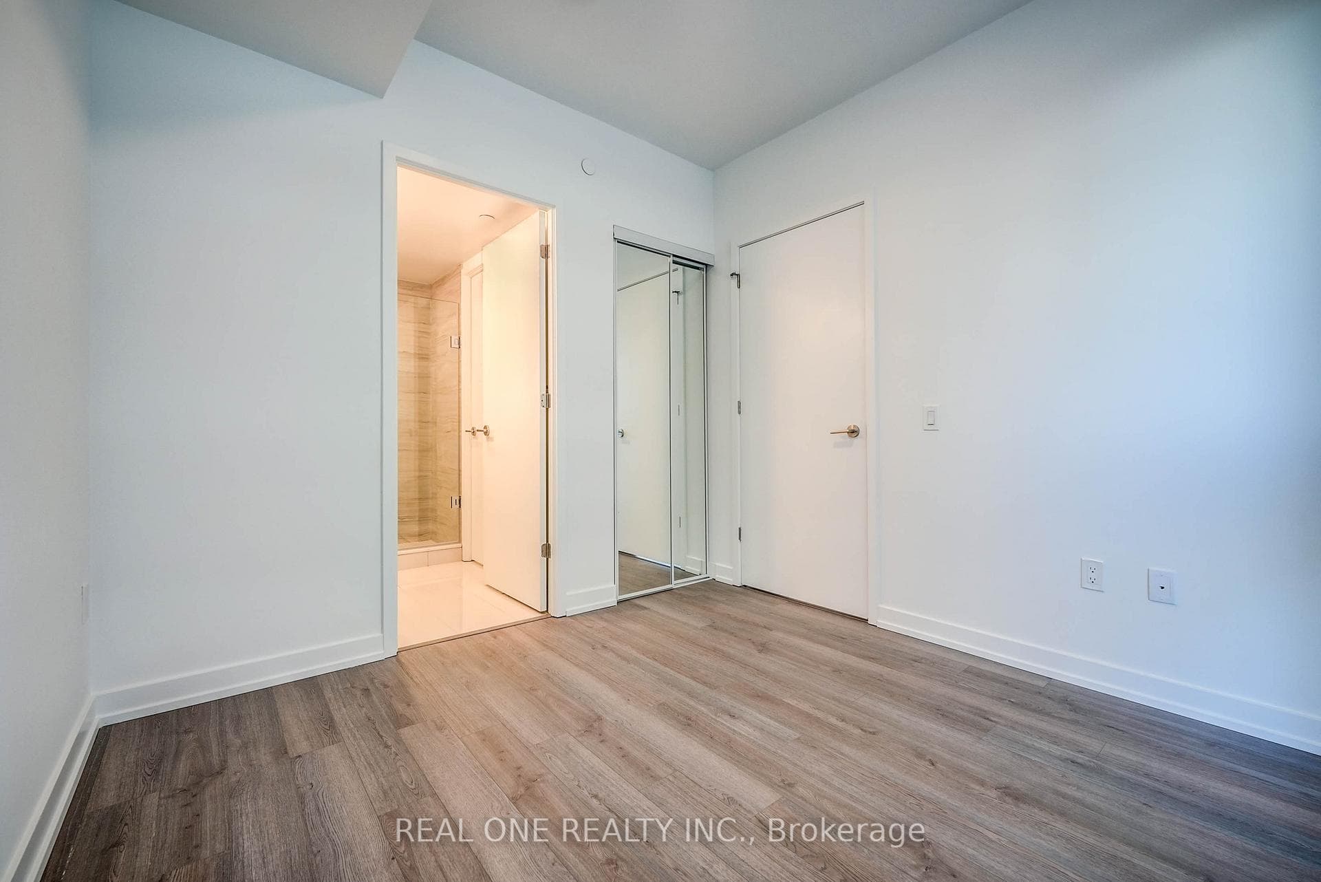 39 Roehampton Avenue Unit 906 photo 26