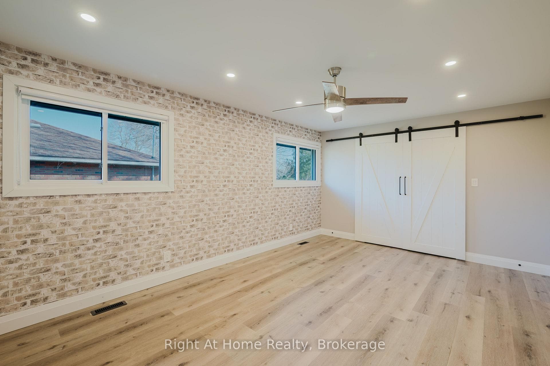 12 Northwood Drive Unit Main photo 18