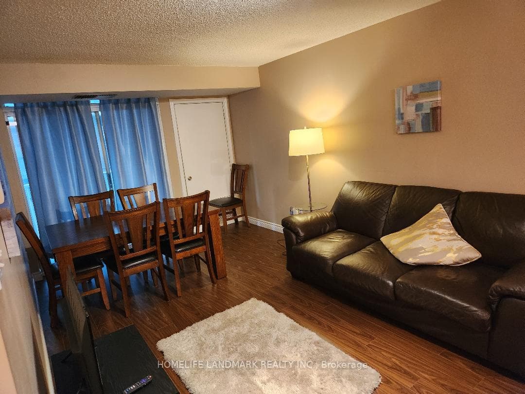 105 Victoria Street Unit 708 photo 4
