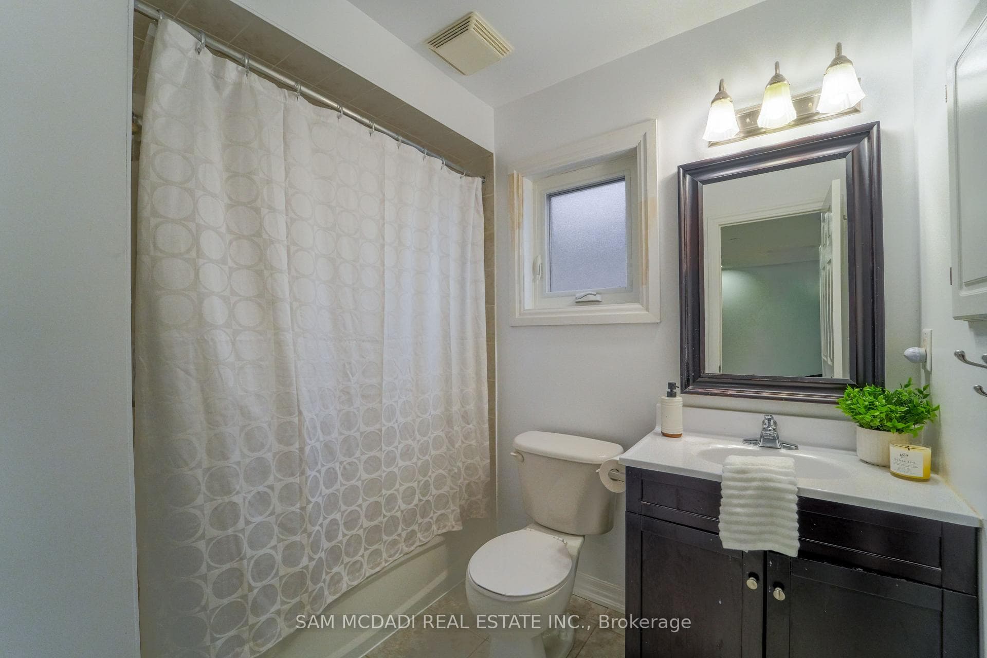 57 Milfoil Street photo 25