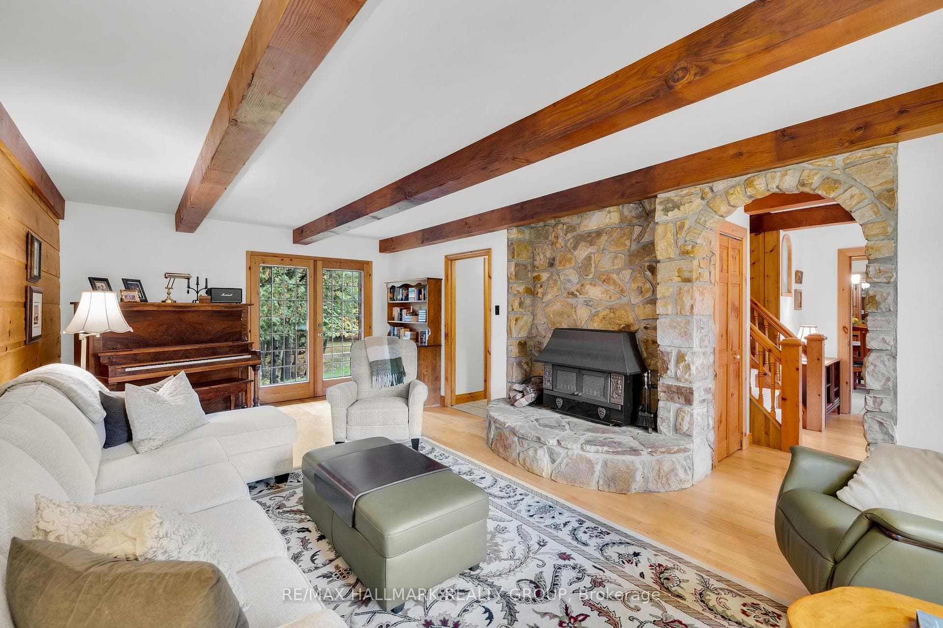 109 Crofters Grove photo 4