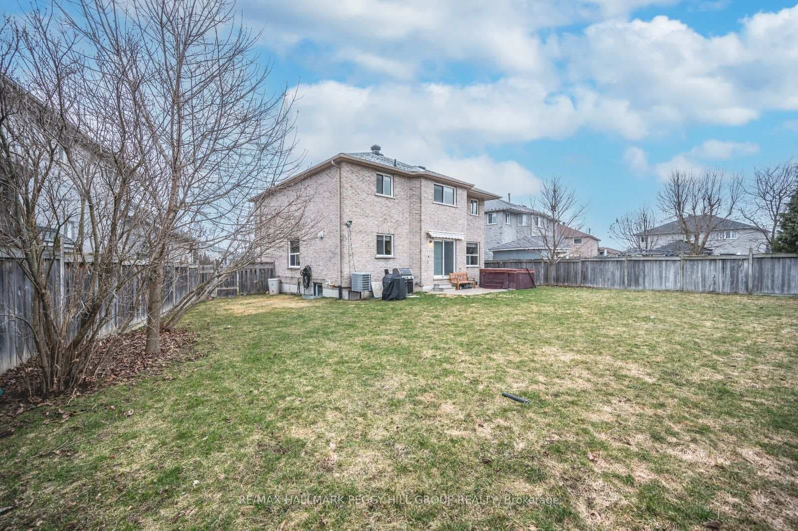 8 Higgin Court photo 21
