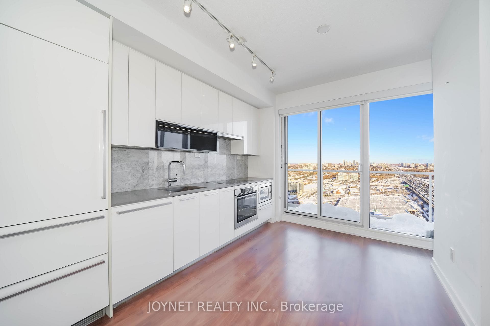 117 Mcmahon Drive Unit 2911 photo 24
