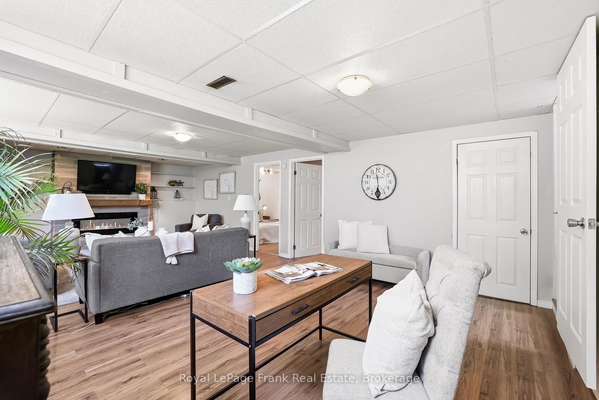 18 Armstrong Avenue photo 31