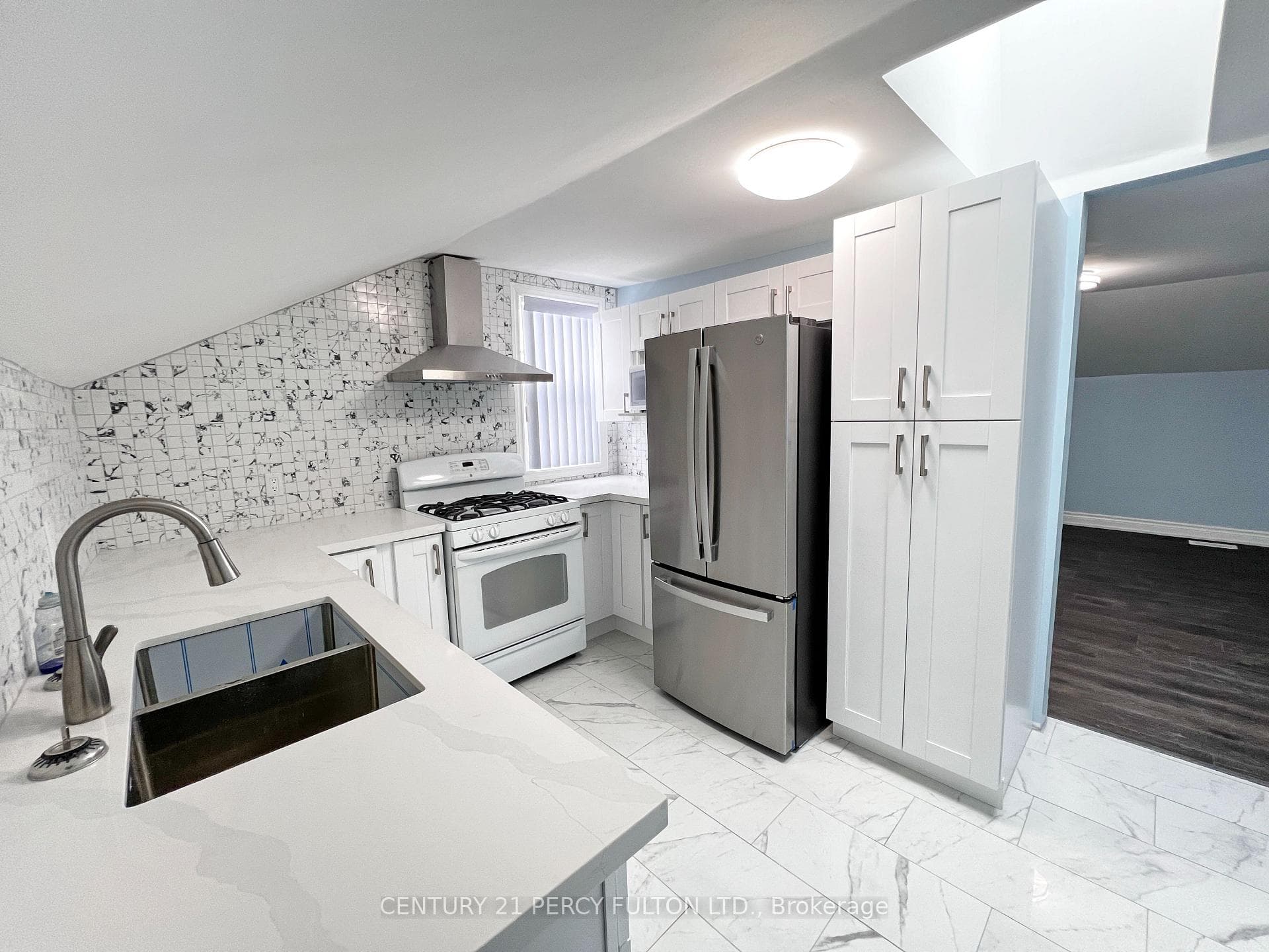 485 Birchmount Road photo 6