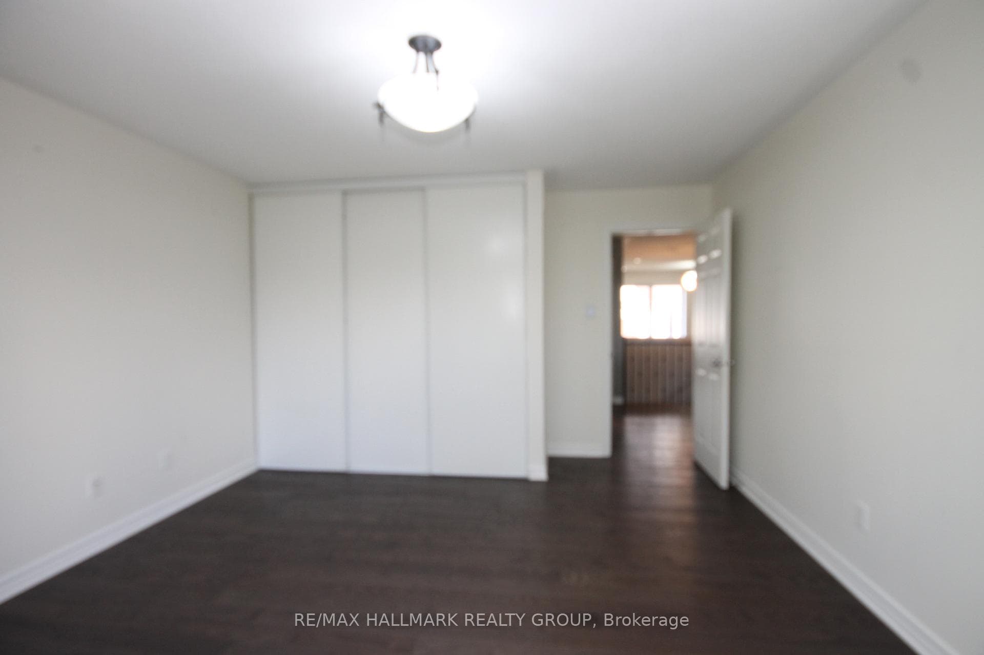 322 FAIRLAKES Way photo 31