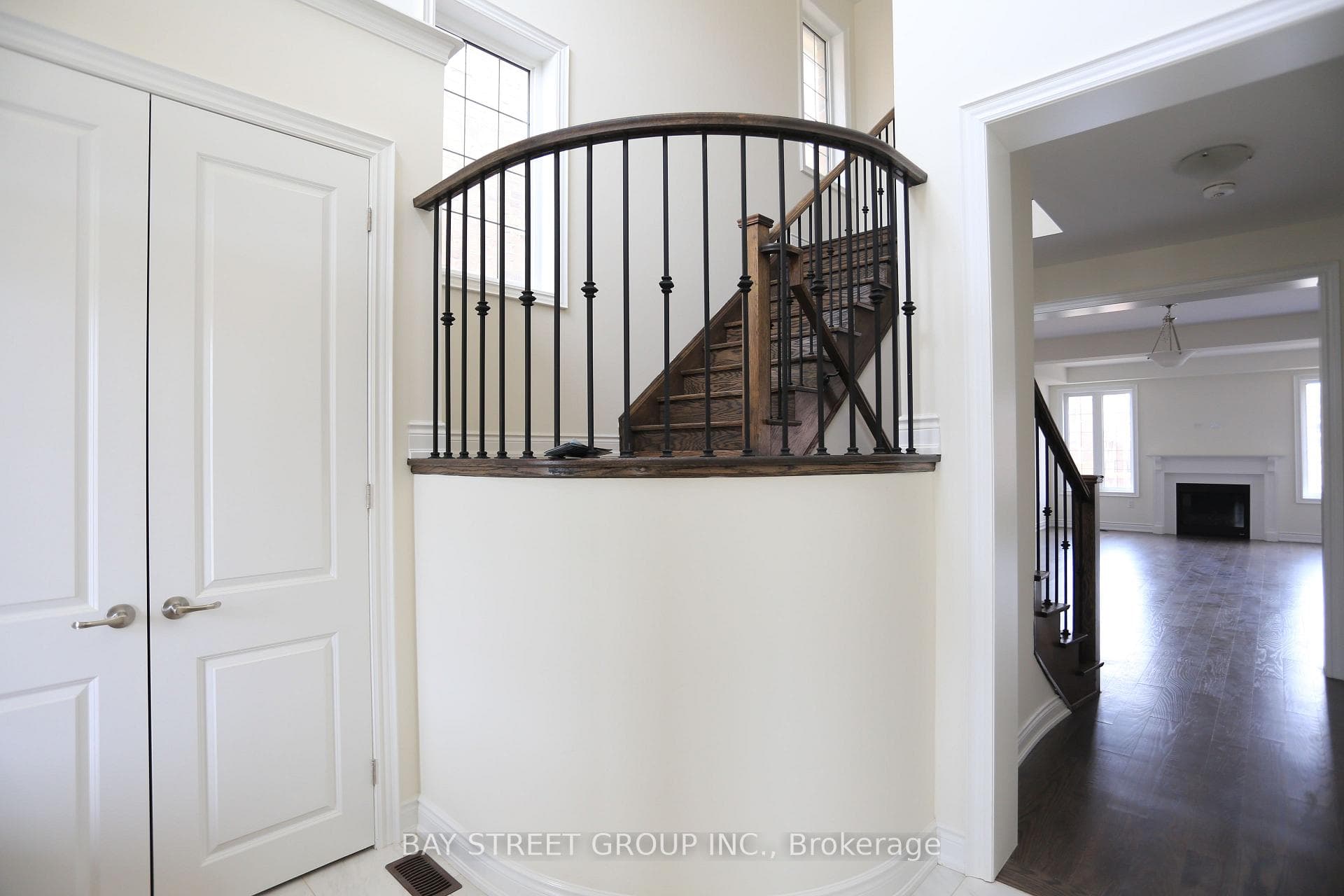 153 Kleinburg Summit Way photo 4