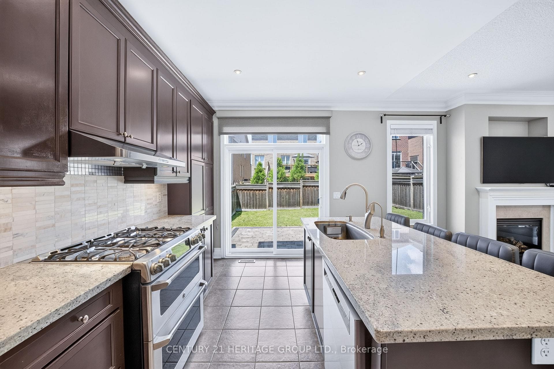 16 Harvest Hills Boulevard photo 14