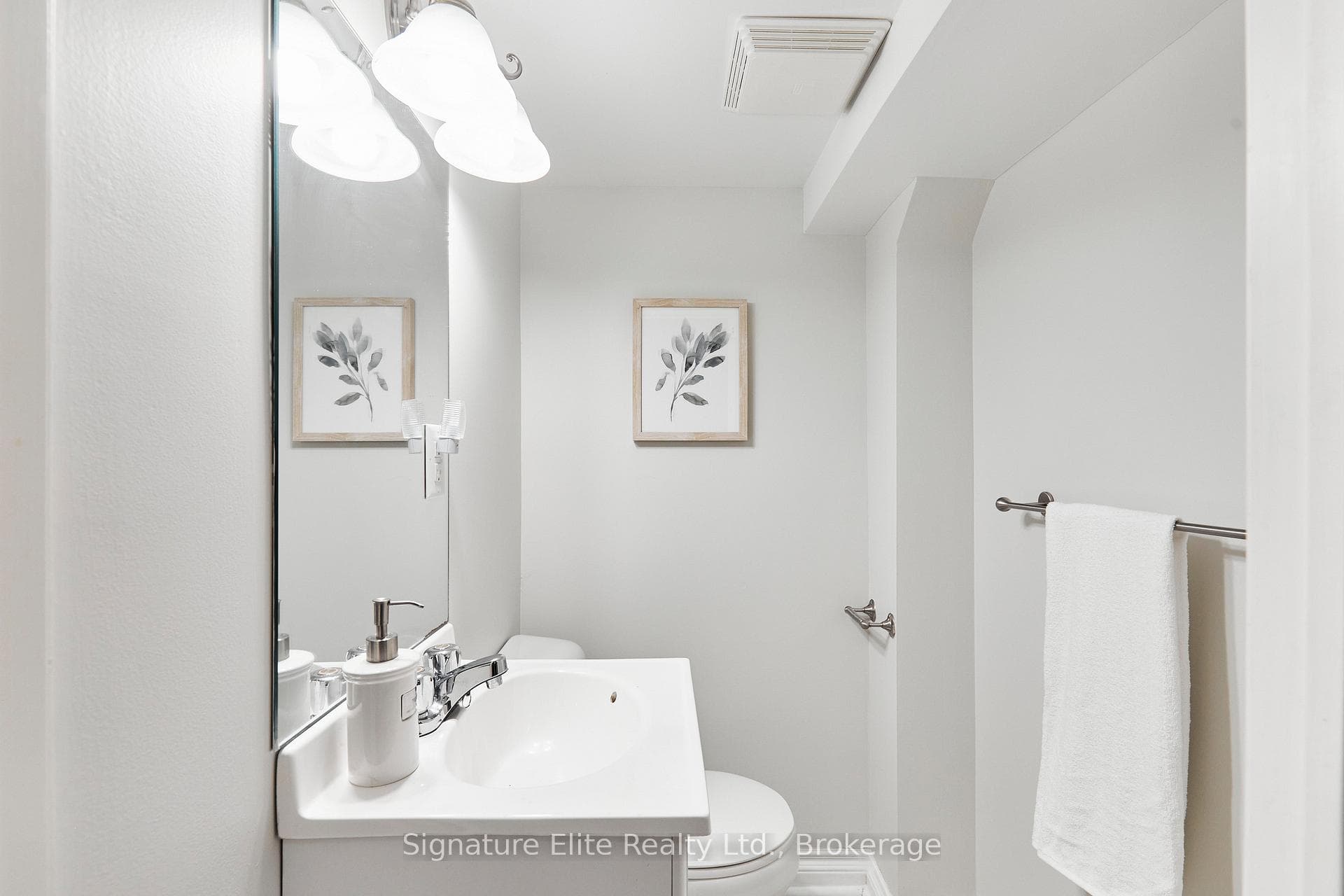 10 Bardwell Crescent photo 36